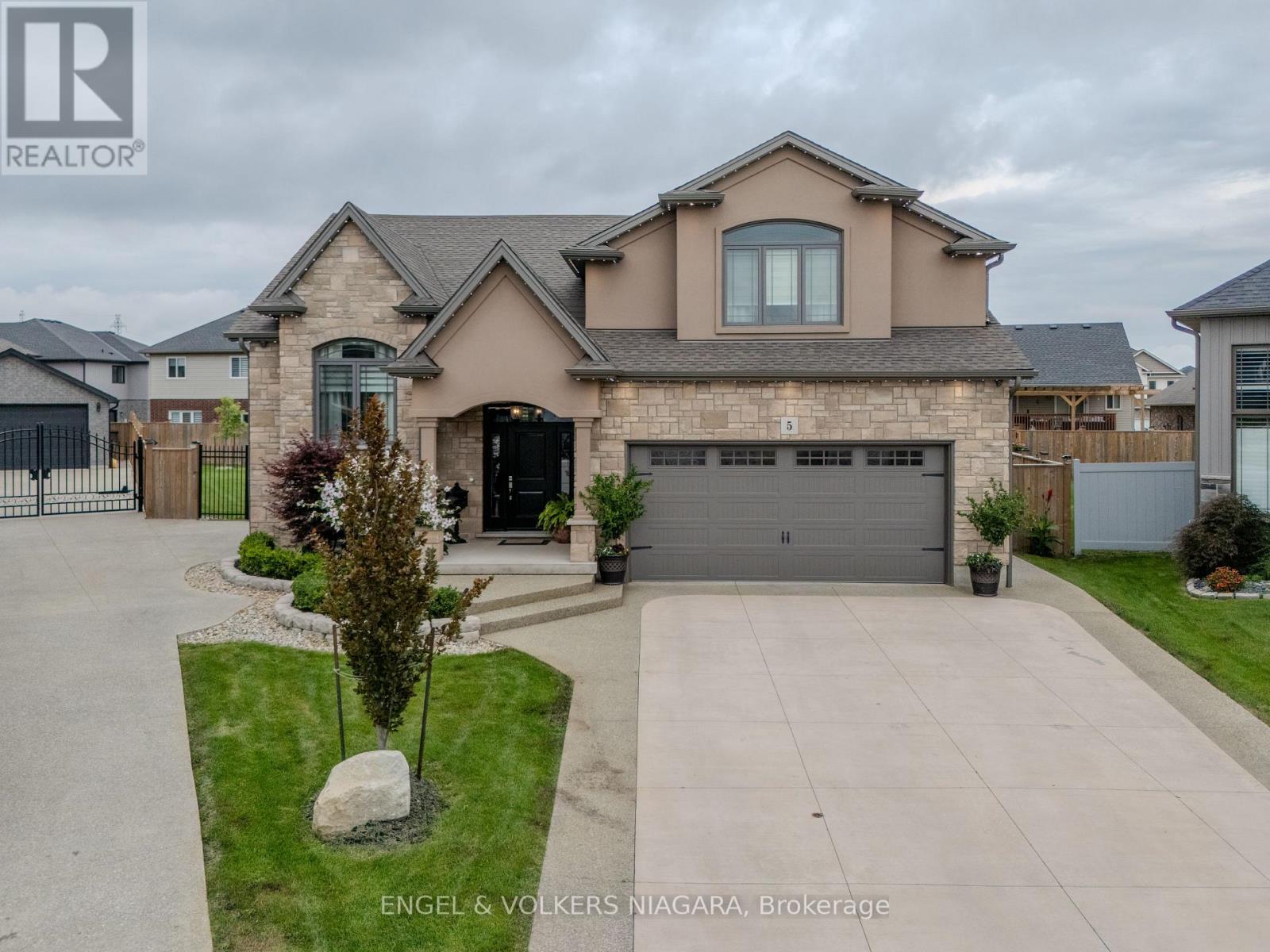 5 DELICIOUS COURT, Thorold, Ontario