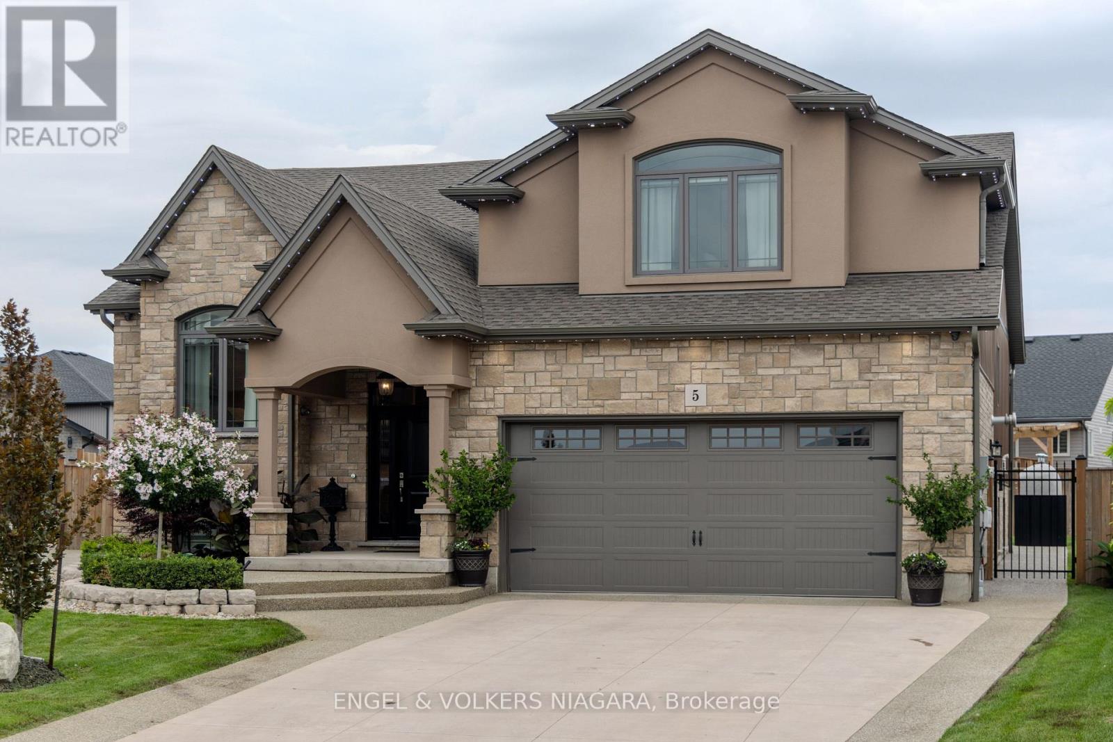 5 Delicious Court, Thorold, Ontario  L2V 0J8 - Photo 2 - X13667118