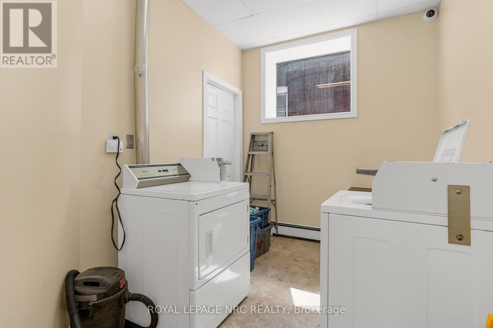 192 Burgar Street, Welland, Ontario  L3B 2T4 - Photo 9 - X13667526