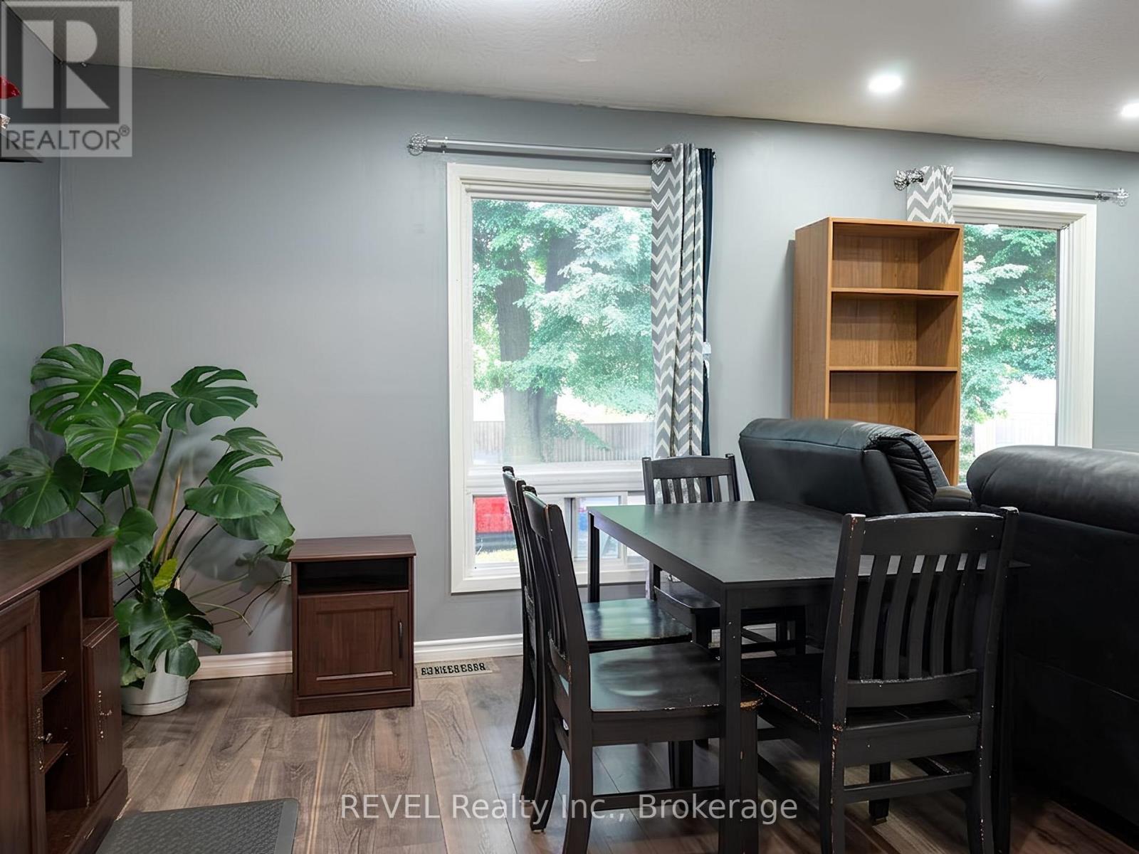 Main - 62 Elma Street E, St. Catharines, Ontario  L2N 6Z7 - Photo 4 - X13667764