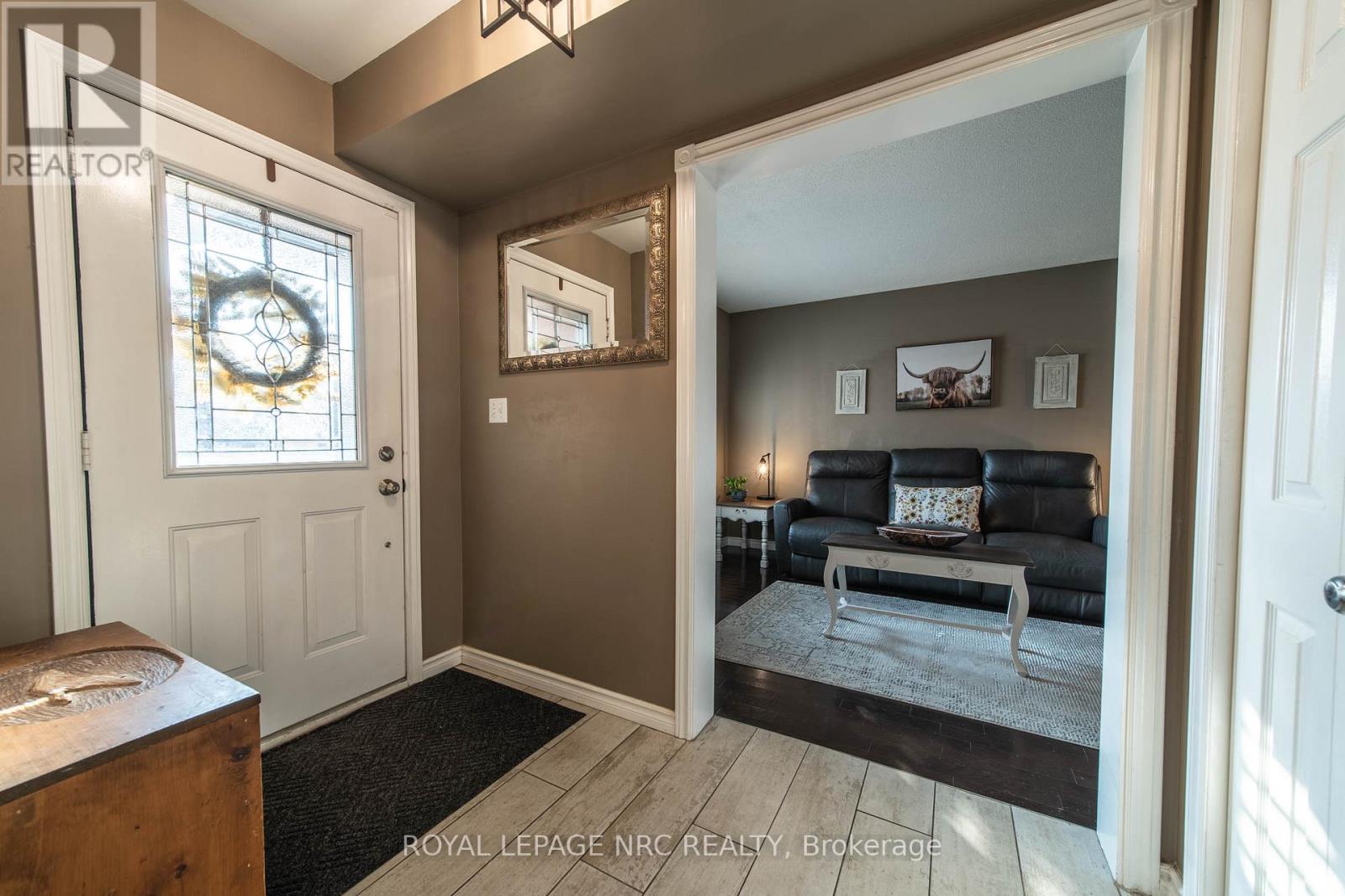 5830 Aspen Court, Niagara Falls, Ontario  L2G 7V3 - Photo 2 - X13667916