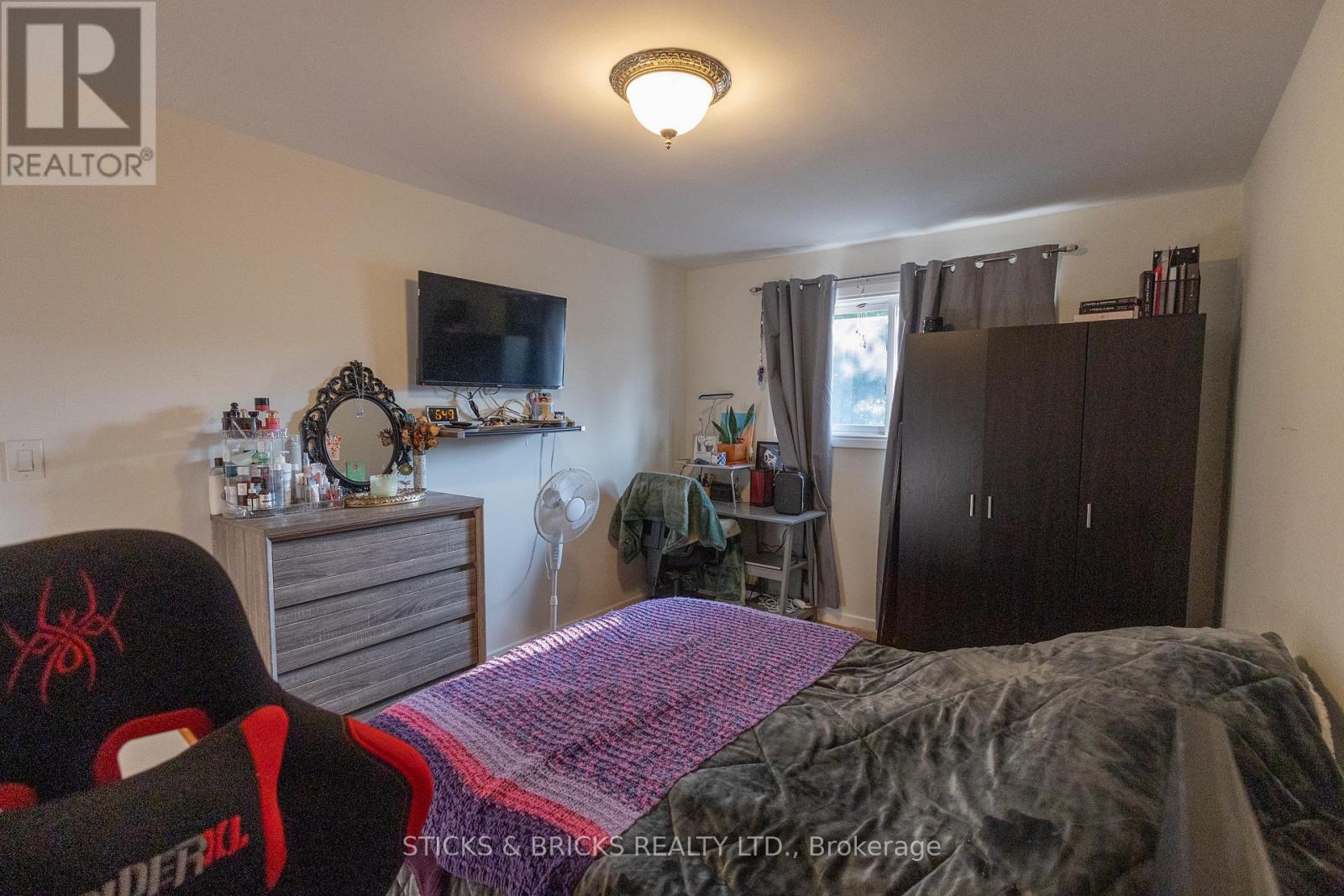 4479 Mitchell Avenue, Niagara Falls, Ontario  L2E 6R6 - Photo 16 - X13668234