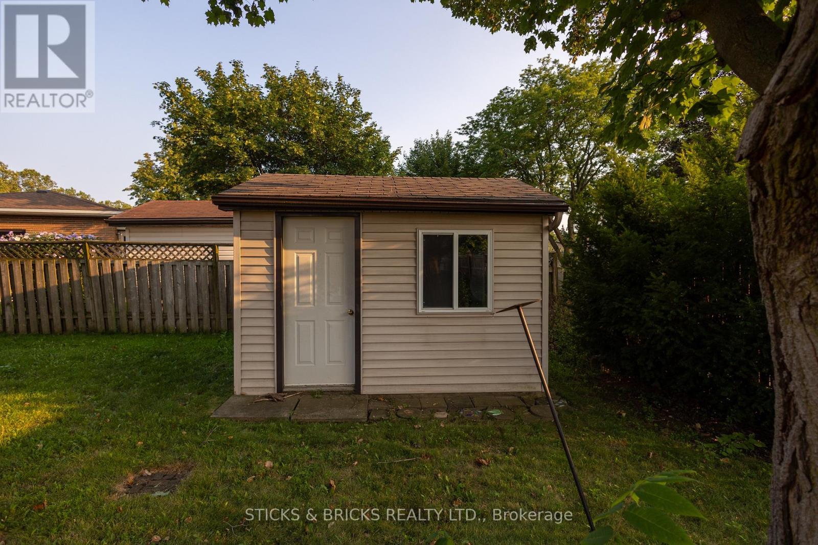 4479 Mitchell Avenue, Niagara Falls, Ontario  L2E 6R6 - Photo 29 - X13668234