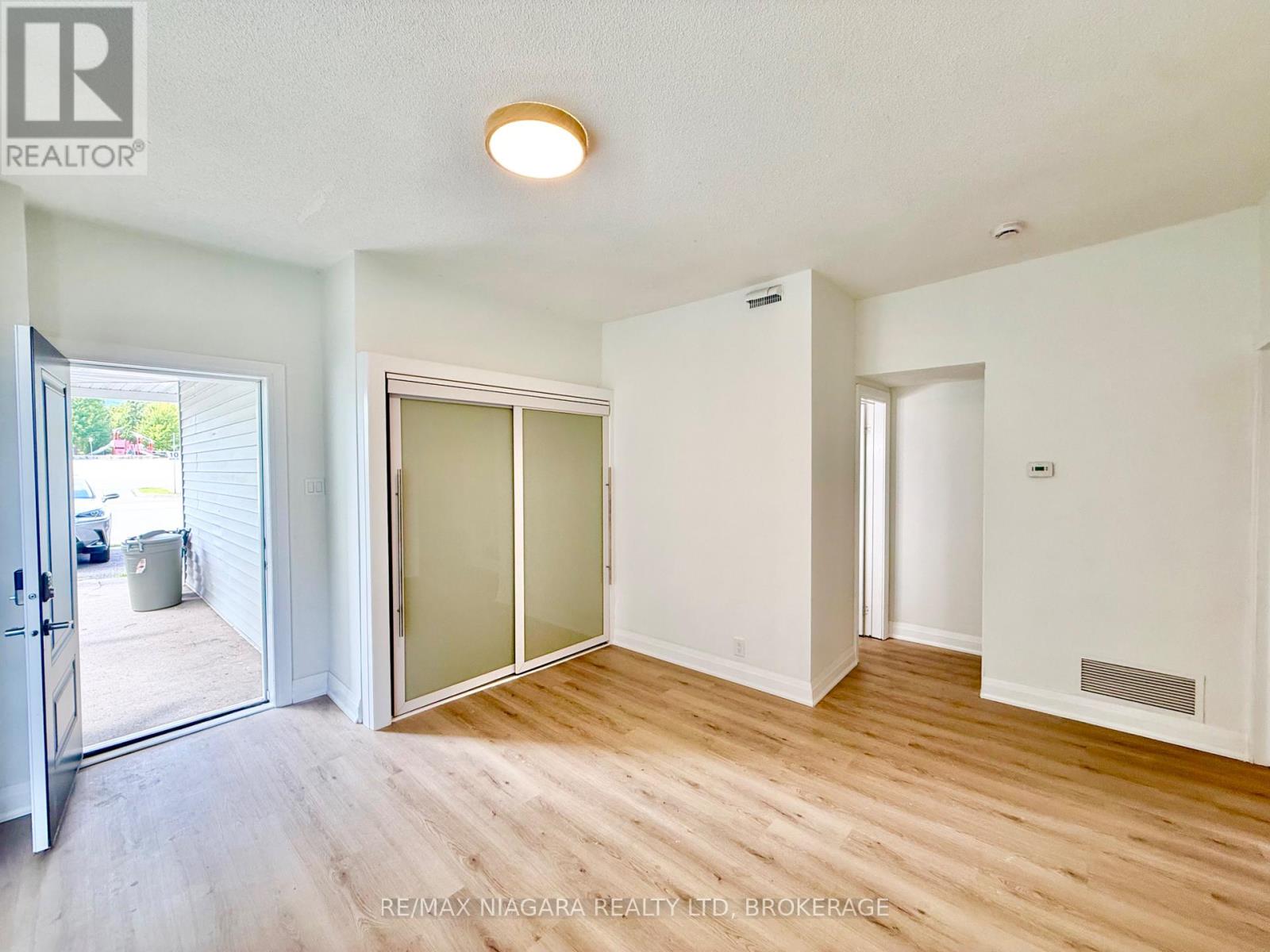 Unit 3 - 4674 Zimmerman Avenue, Niagara Falls, Ontario  L2E 3M6 - Photo 2 - X13669152