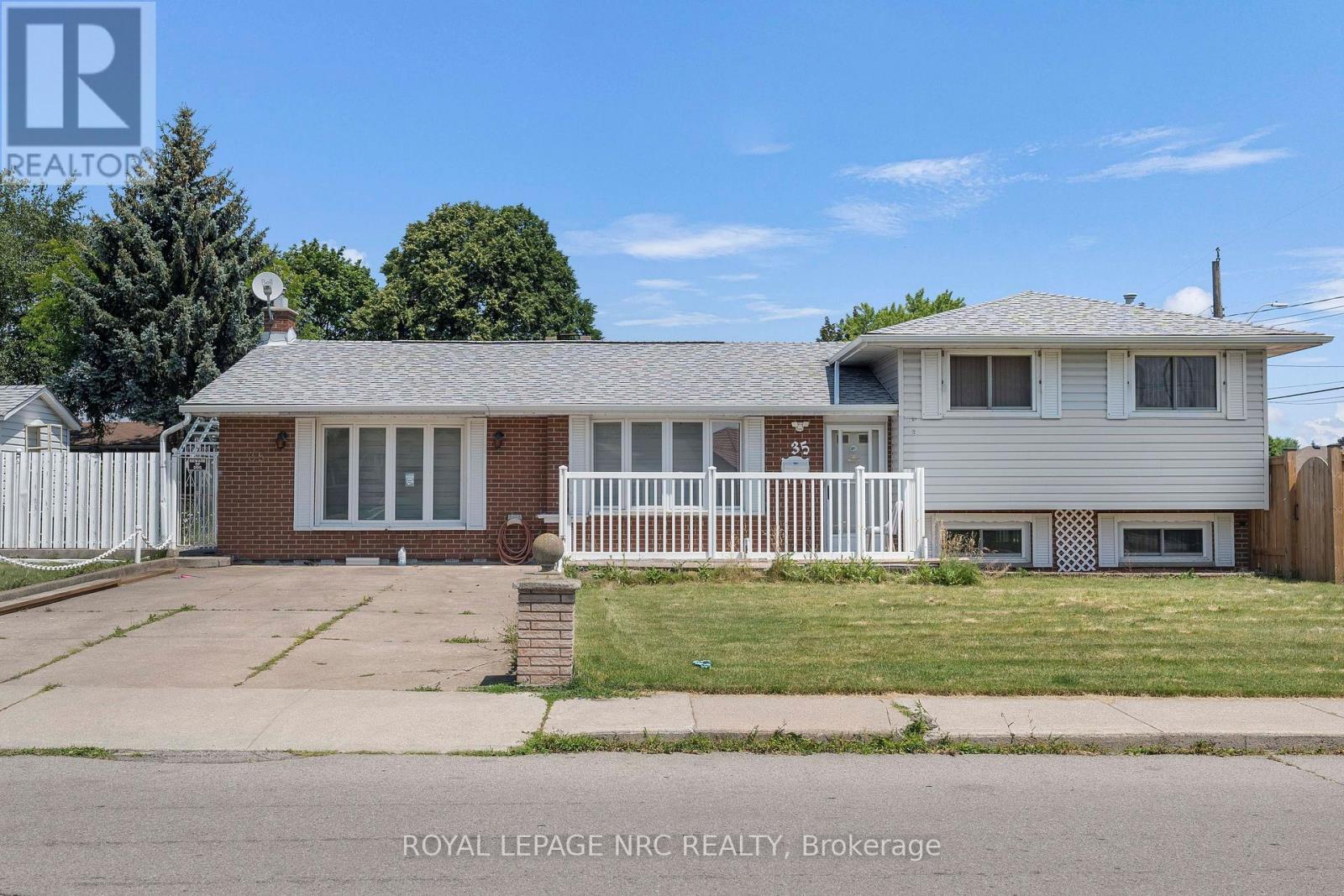35 Eugene Street, Hamilton, Ontario  L8H 2R1 - Photo 2 - X13669582