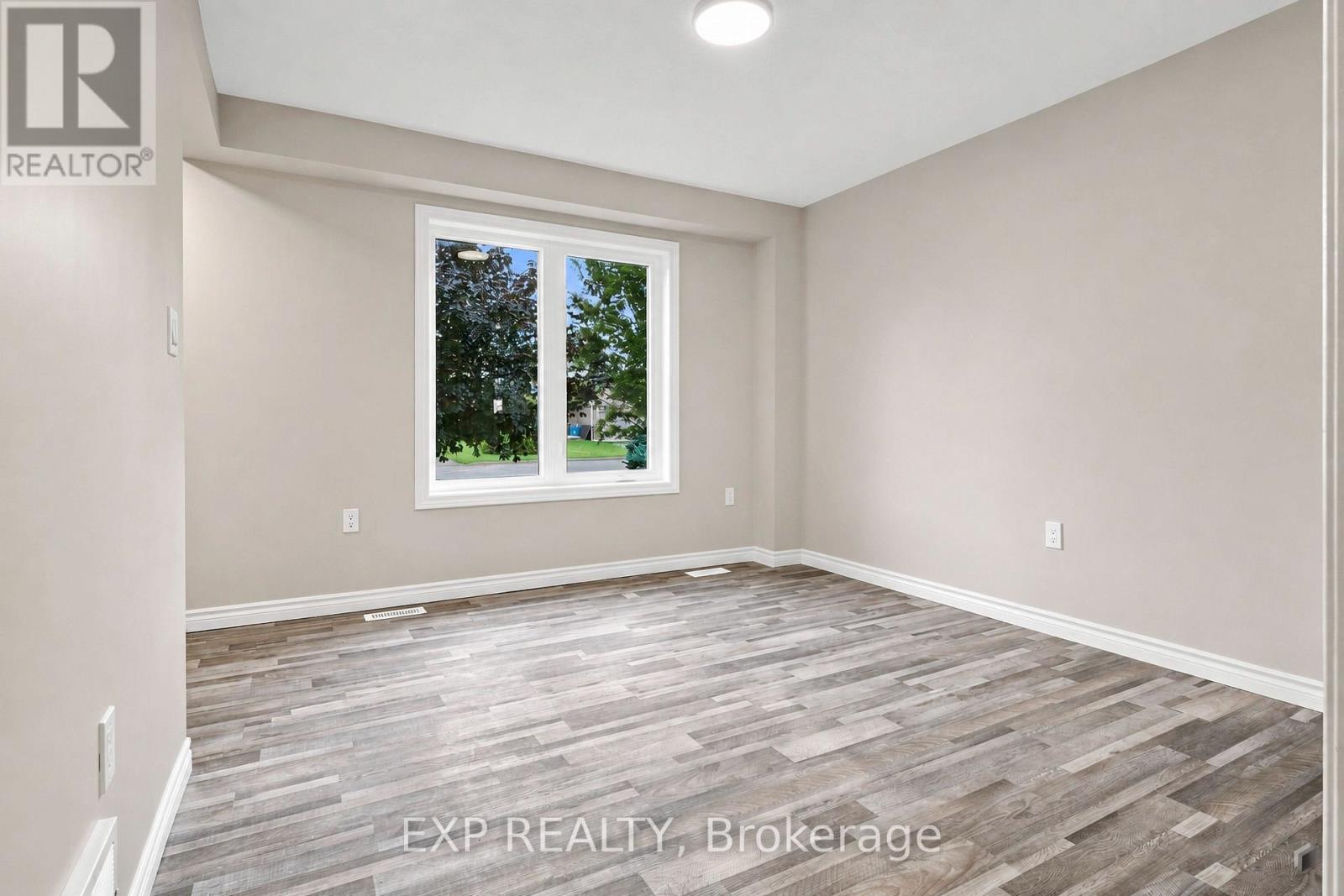 5 Vera Street, Haldimand, Ontario  N0A 1J0 - Photo 12 - X13669866