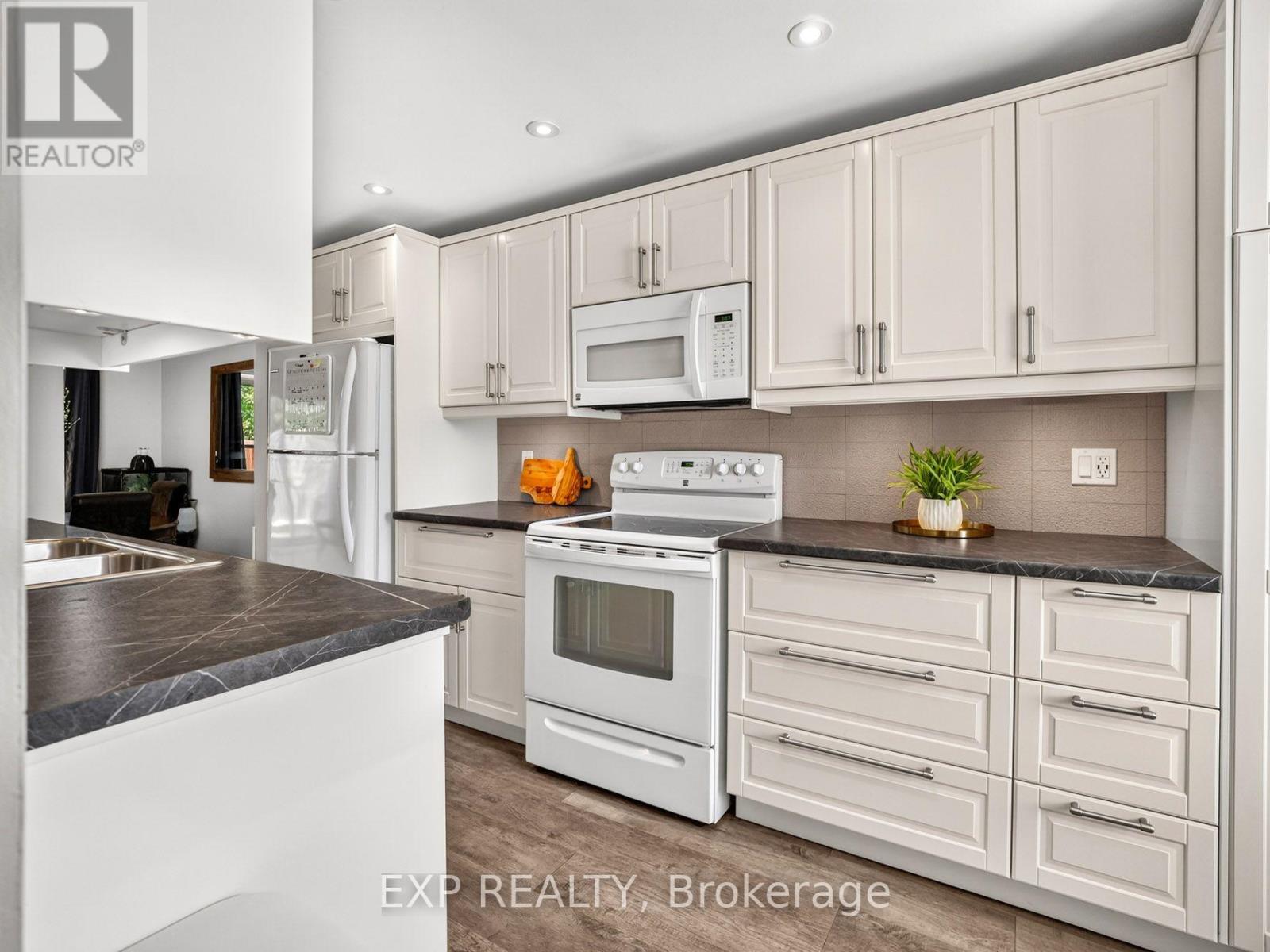 32 - 242 Lakeport Road, St. Catharines, Ontario  L2N 6V2 - Photo 4 - X13671698