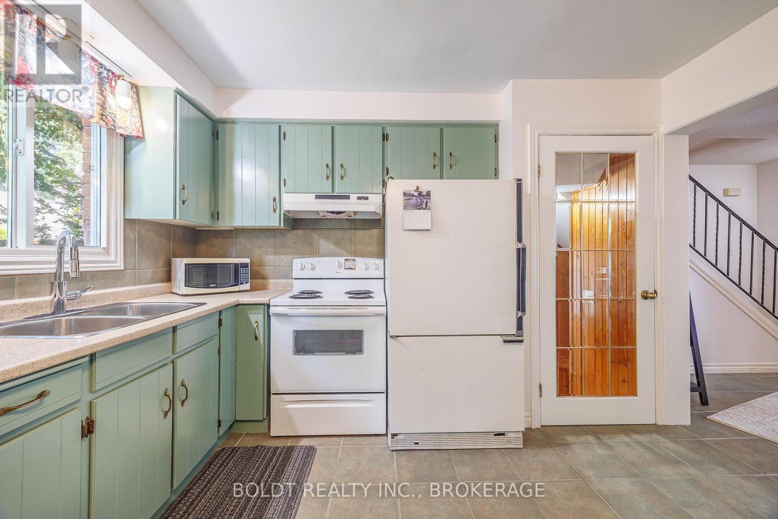 13 1/2 Northglen Avenue, St. Catharines, Ontario  L2M 1B3 - Photo 10 - X13671790