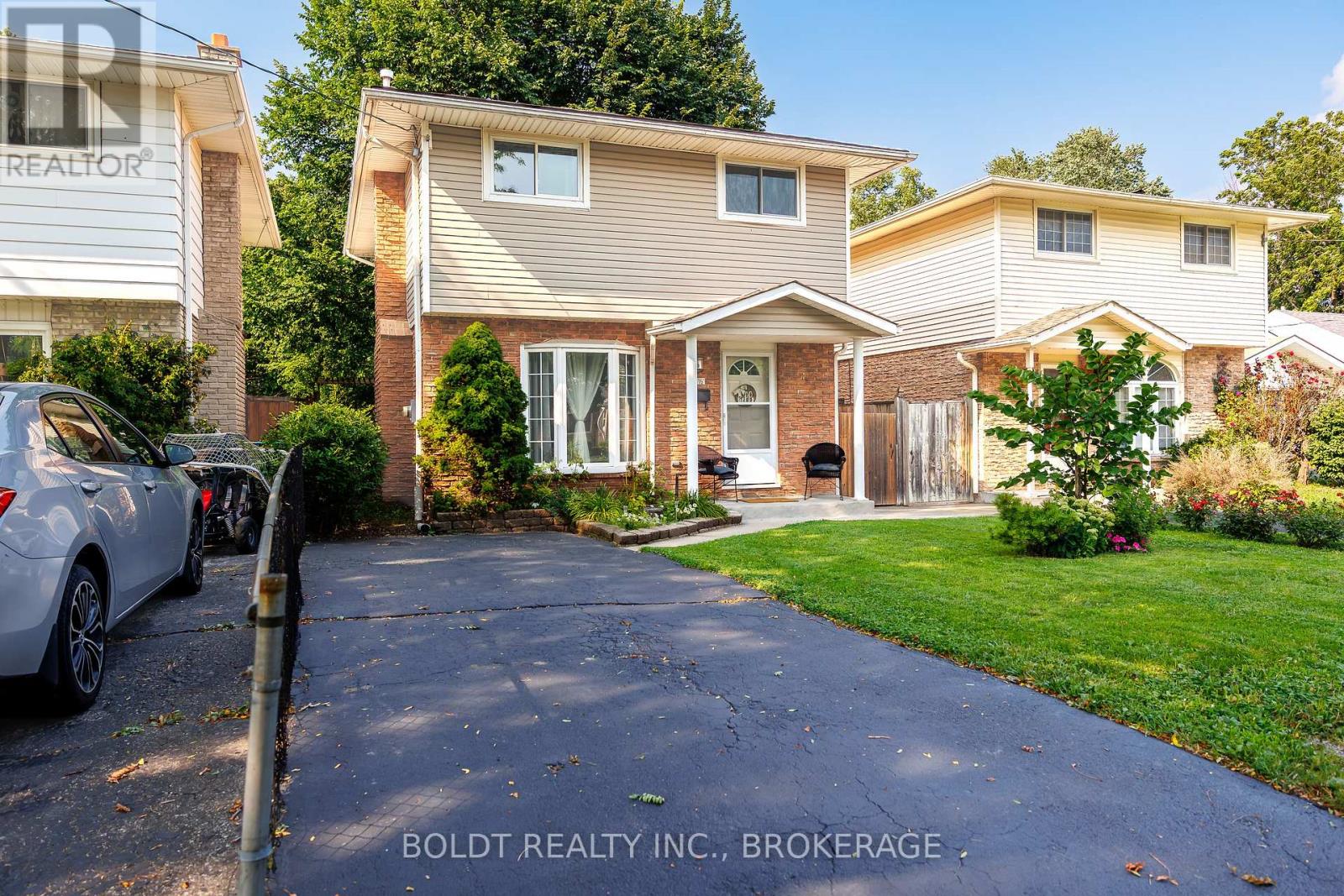 13 1/2 Northglen Avenue, St. Catharines, Ontario  L2M 1B3 - Photo 2 - X13671790