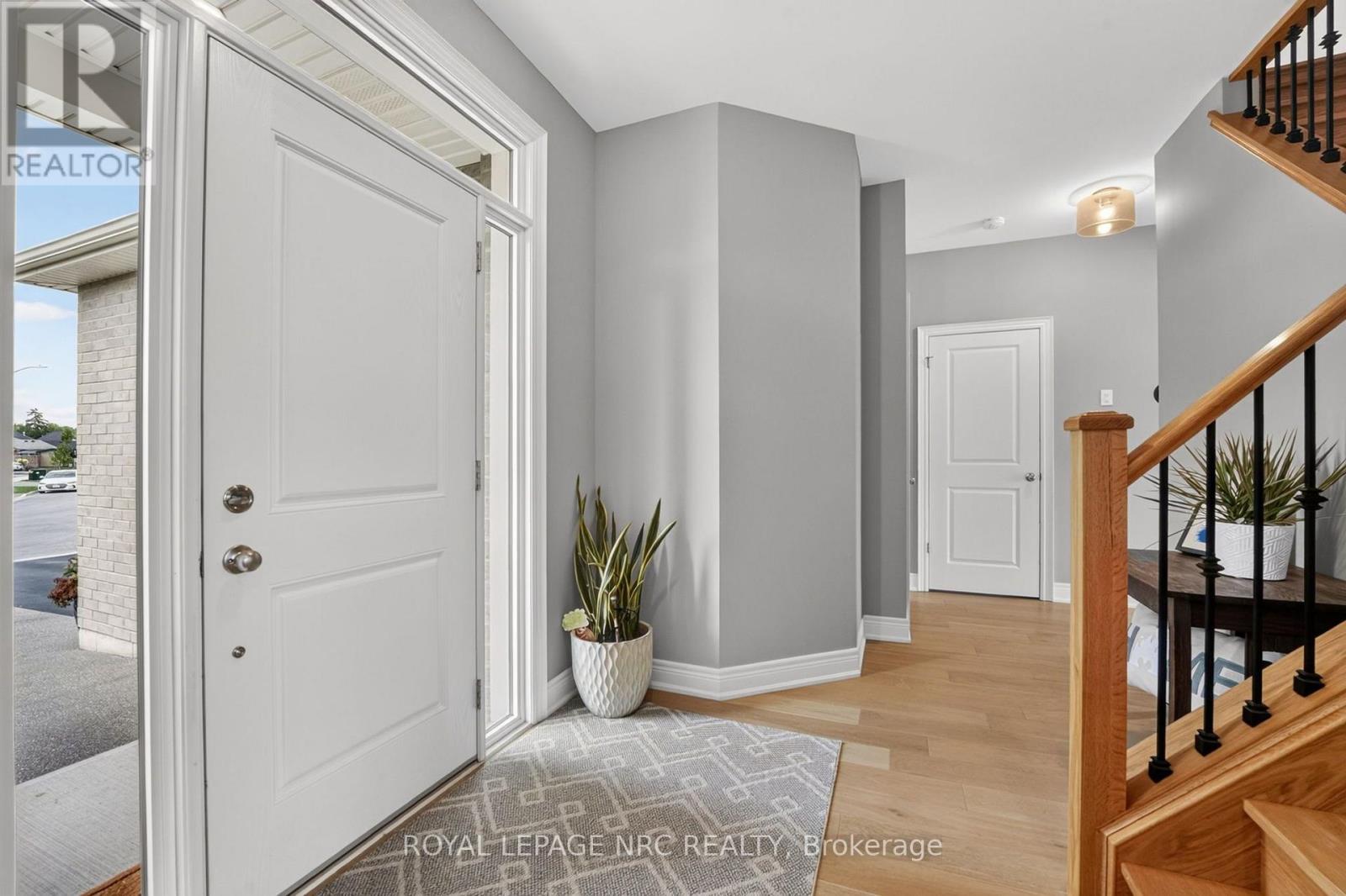 4162 Village Creek Drive, Fort Erie, Ontario  L0S 1S0 - Photo 4 - X13672872