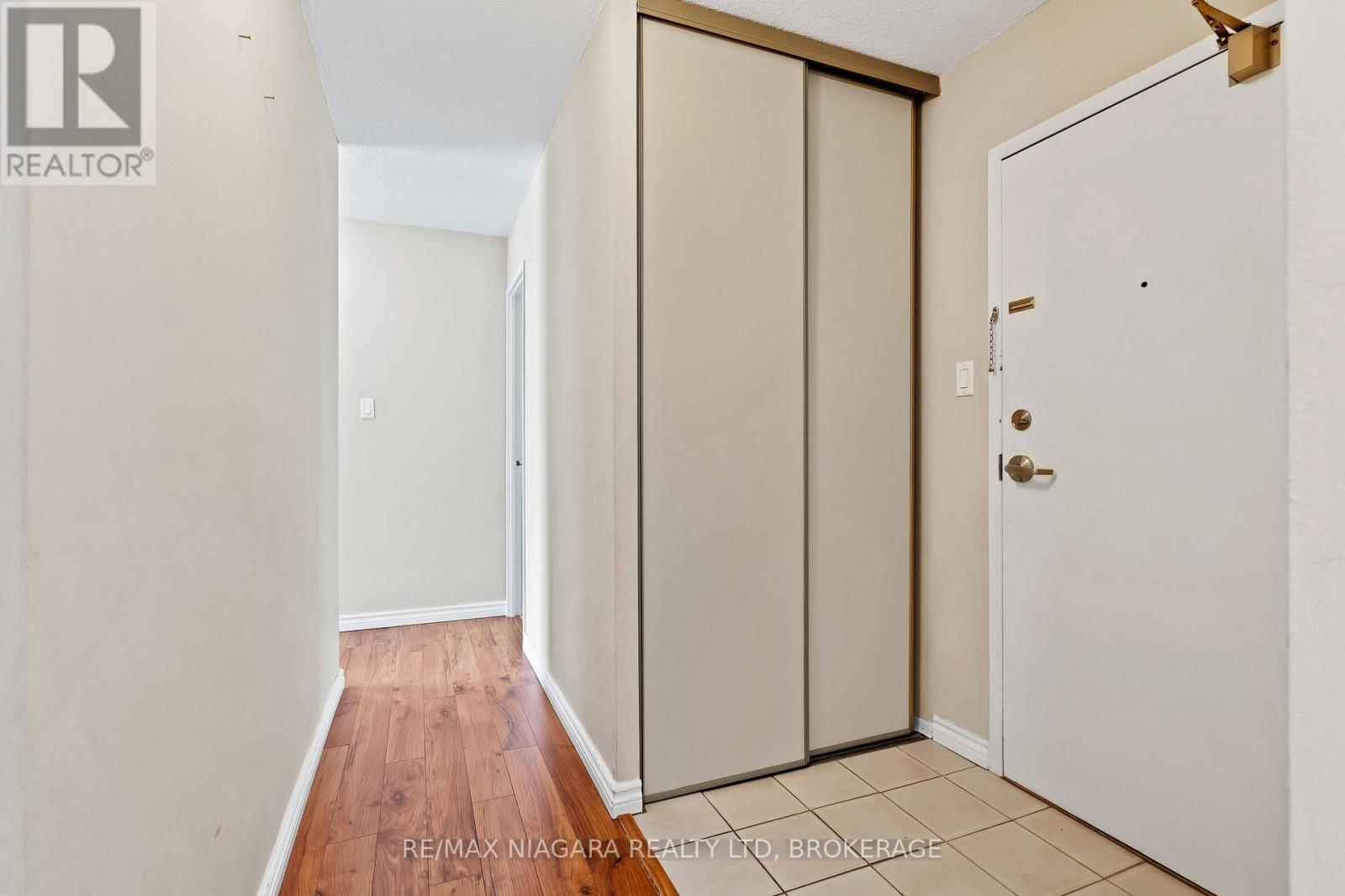 502 - 7 Gale Crescent, St. Catharines, Ontario  L2R 7M8 - Photo 3 - X13673430