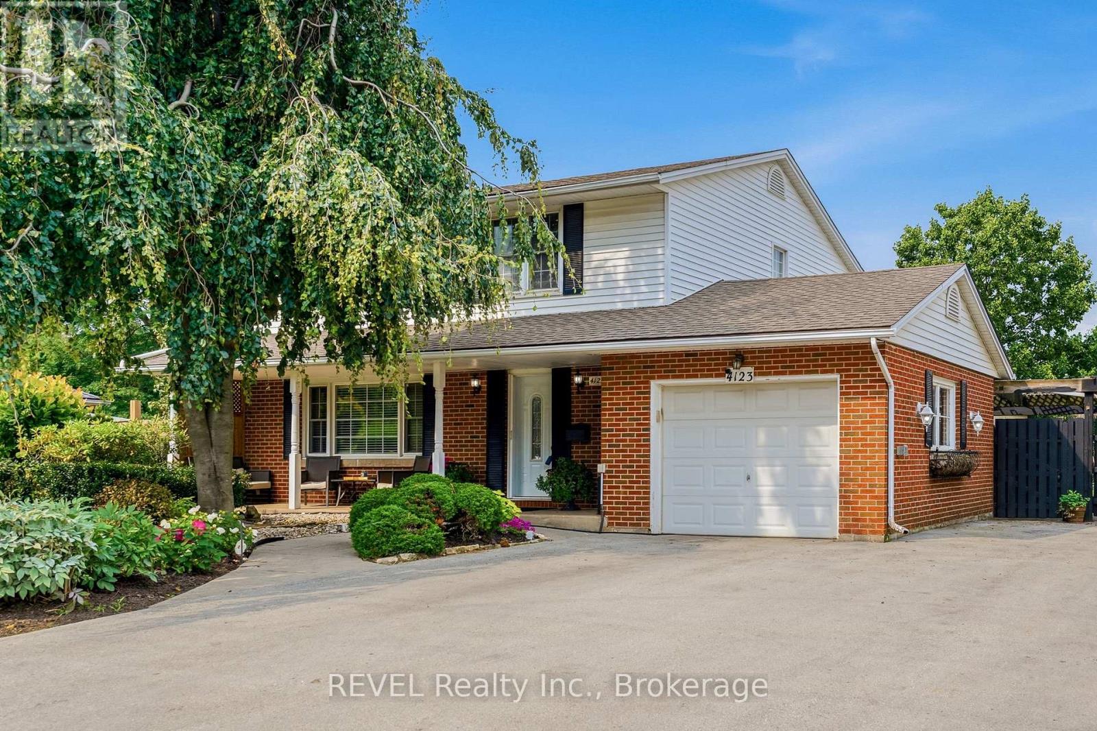 4123 Dorchester Road, Niagara Falls, Ontario  L2E 6N1 - Photo 2 - X13674088