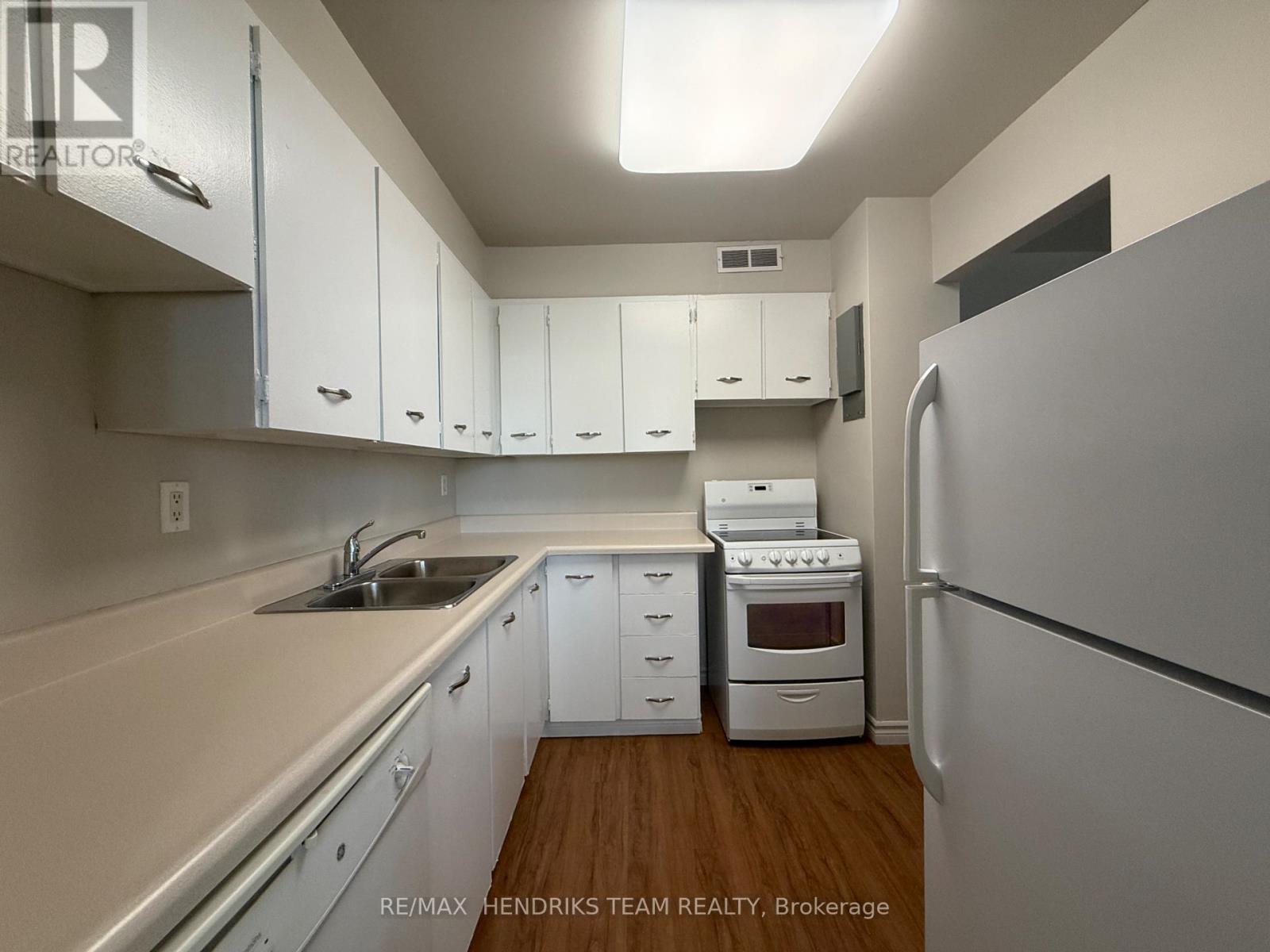 318 - 158 Fitch Street, Welland, Ontario  L3C 4V6 - Photo 3 - X13674462
