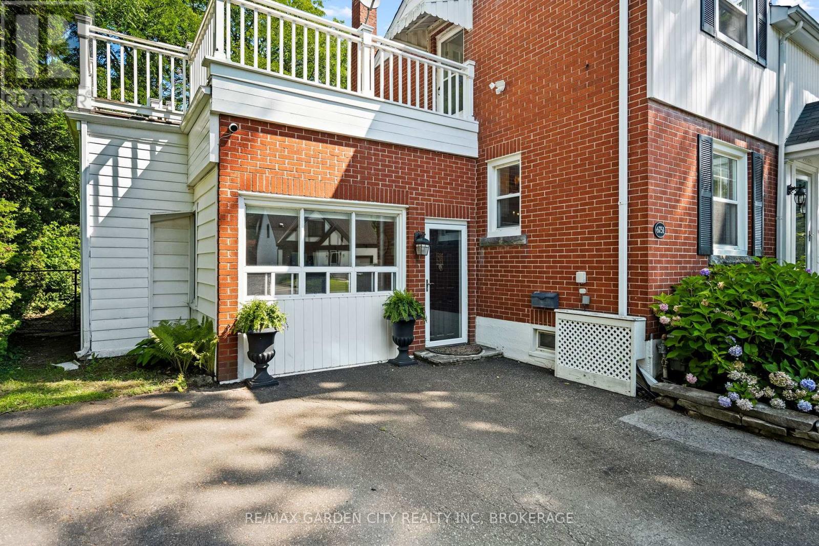 6751 Barker Street, Niagara Falls, Ontario  L2G 1Z1 - Photo 4 - X13674508