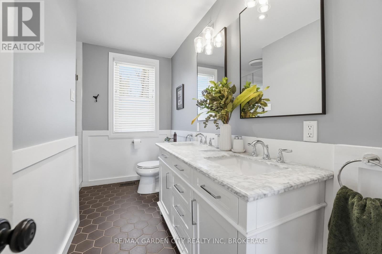 26 Carleton Street N, Thorold, Ontario  L2V 2A4 - Photo 21 - X13674644