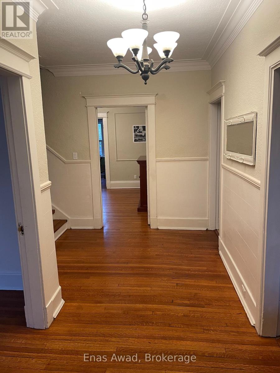 738 Manning Avenue, Toronto, Ontario  M6G 2W4 - Photo 11 - C13674728