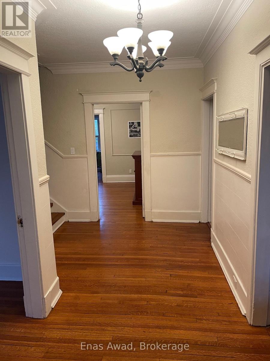 738 Manning Avenue, Toronto, Ontario  M6G 2W4 - Photo 13 - C13674728