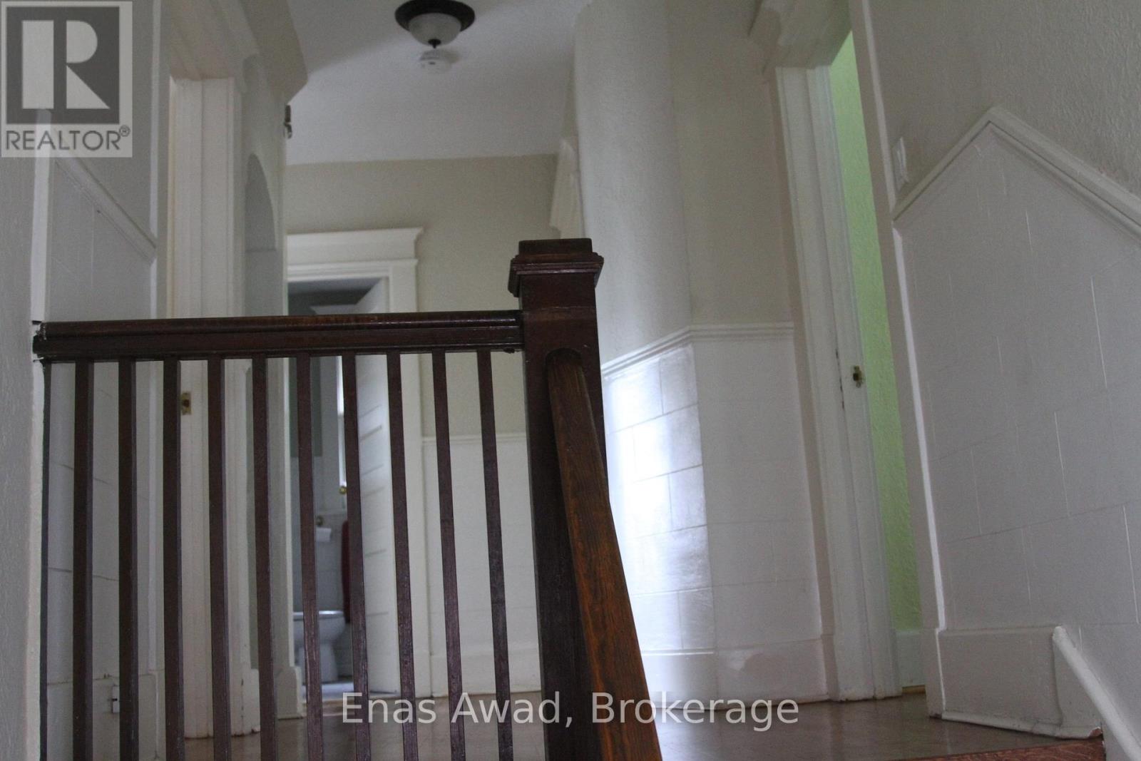 738 Manning Avenue, Toronto, Ontario  M6G 2W4 - Photo 15 - C13674728