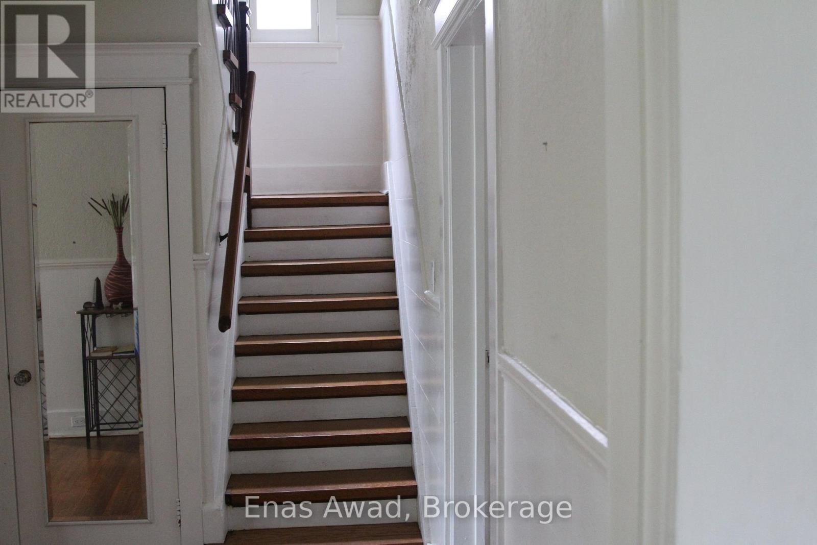 738 Manning Avenue, Toronto, Ontario  M6G 2W4 - Photo 16 - C13674728