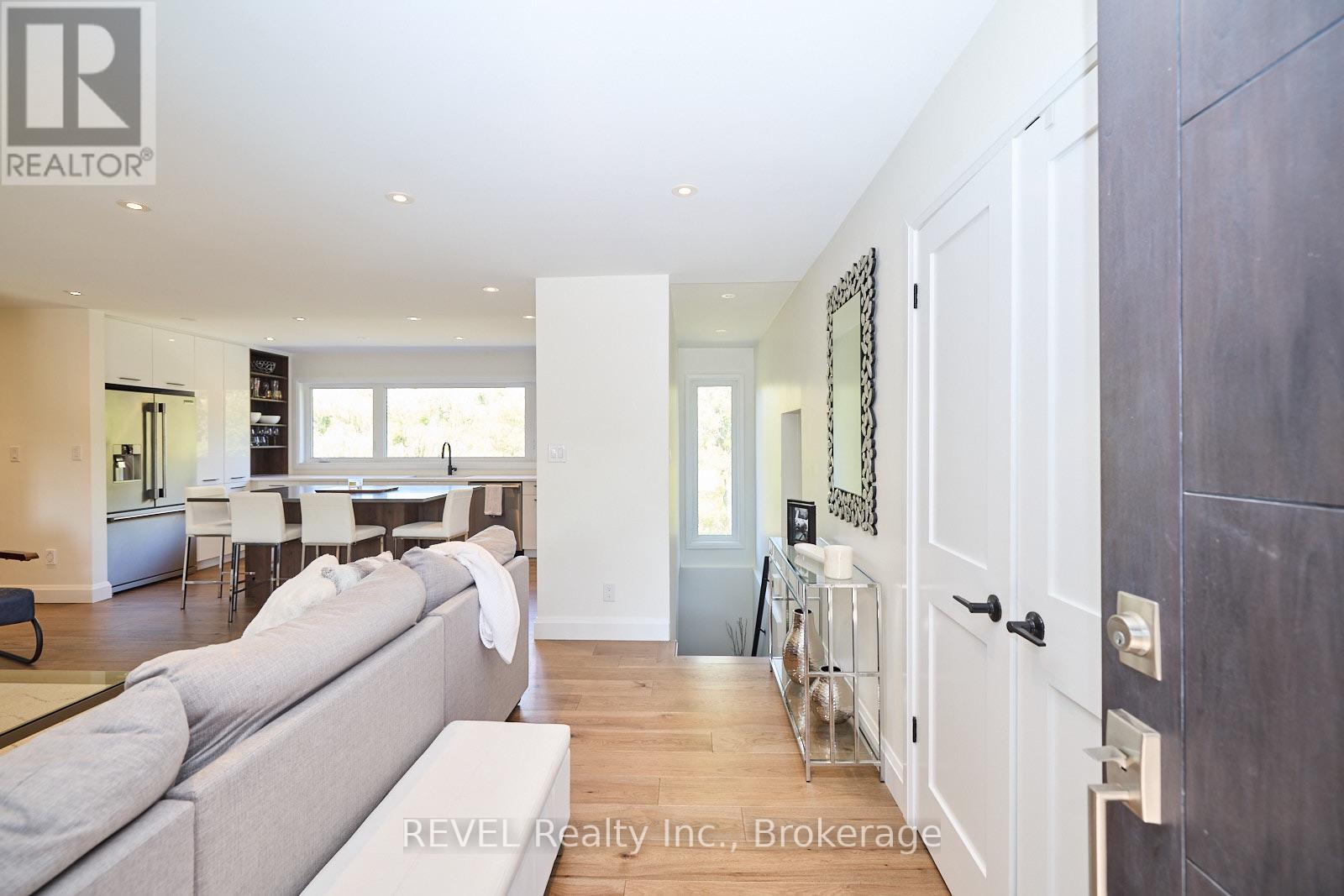 38 Briarsdale Drive, St. Catharines, Ontario  L2T 2Z5 - Photo 5 - X13674984