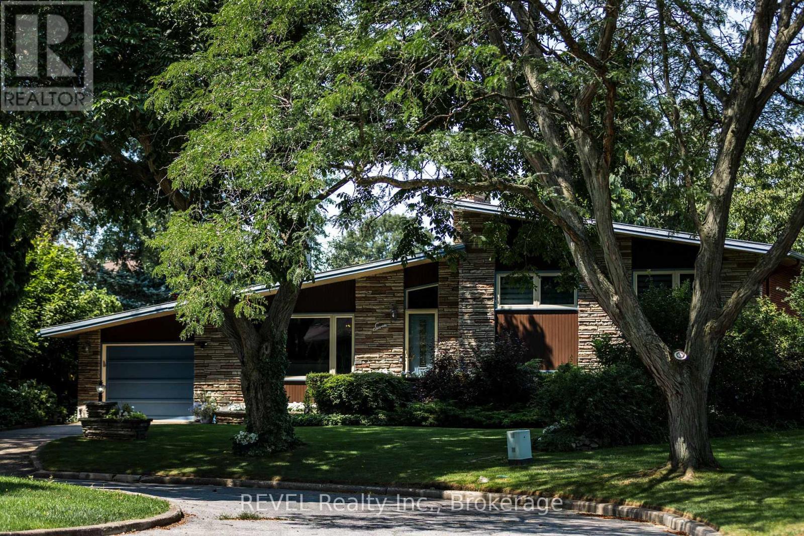 7 Glenayr Place, St. Catharines, Ontario  L2T 2A2 - Photo 3 - X13676204