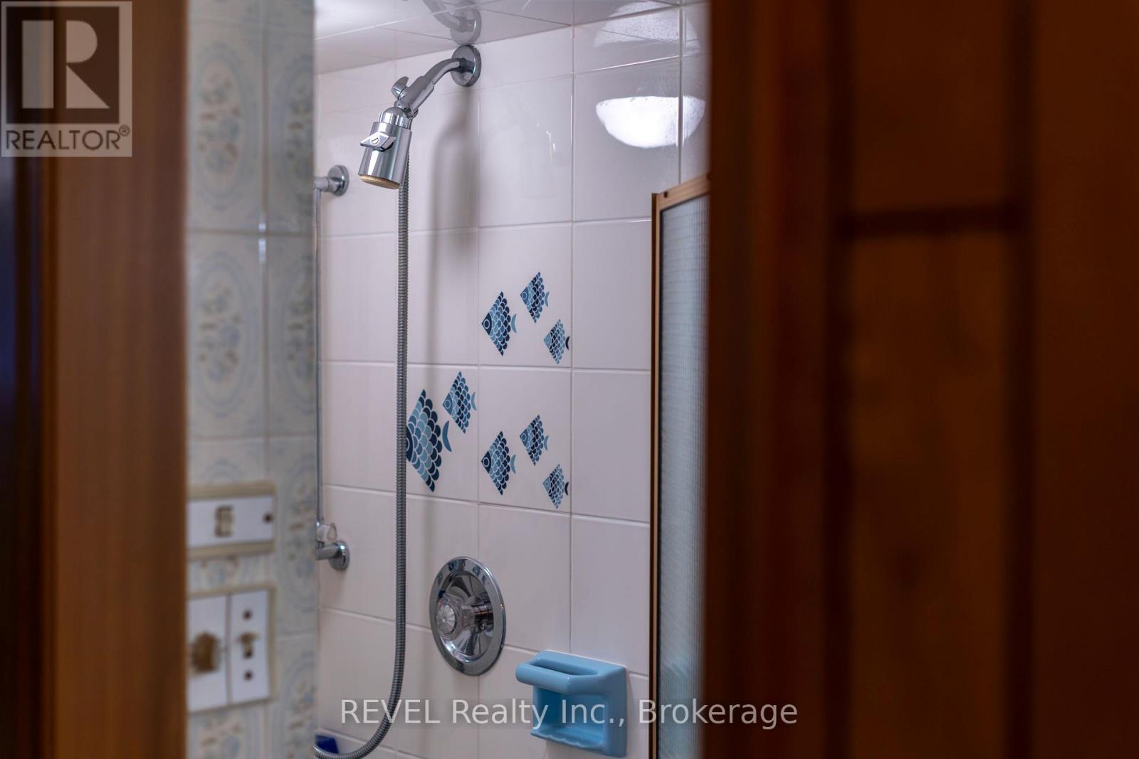 7 Glenayr Place, St. Catharines, Ontario  L2T 2A2 - Photo 35 - X13676204