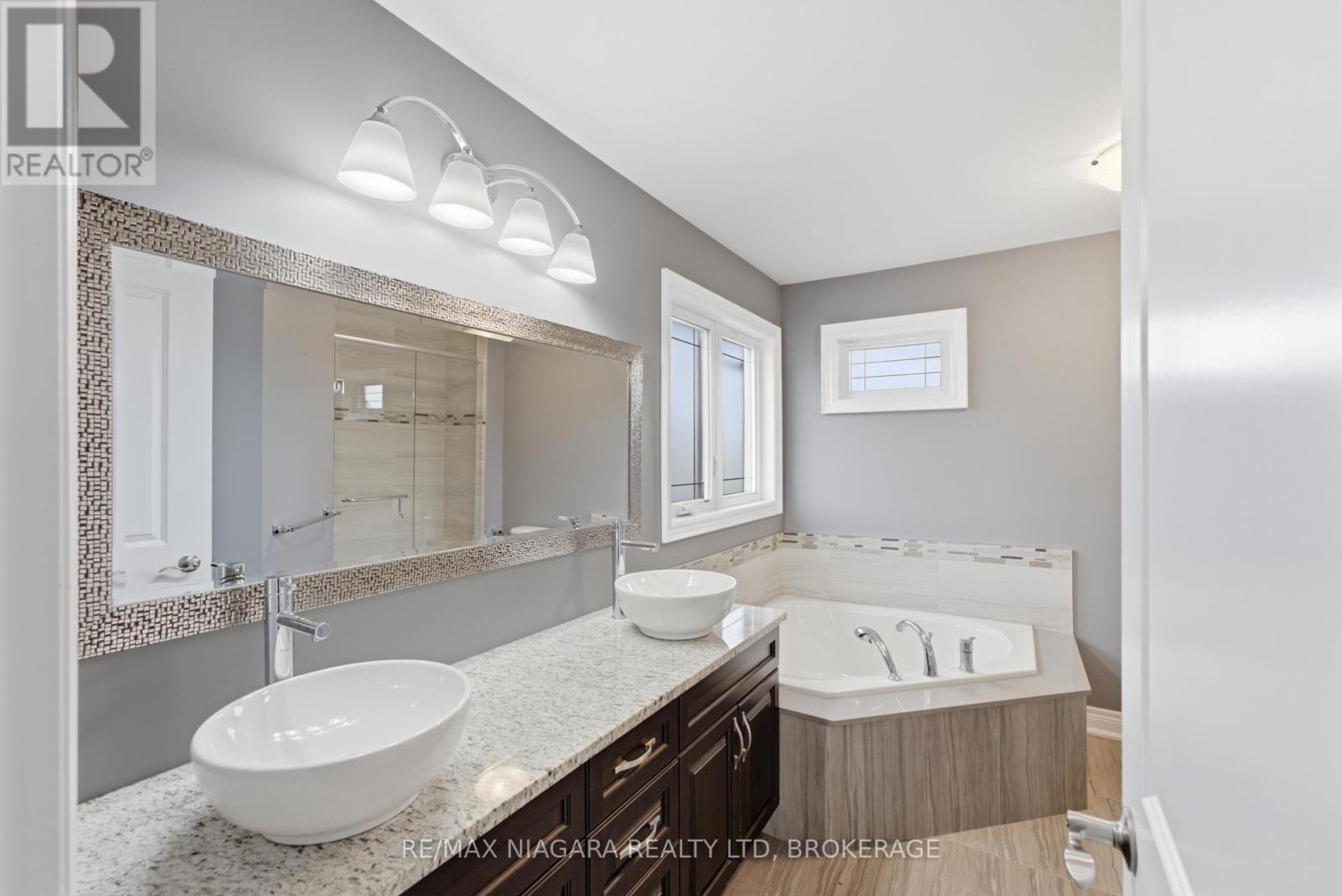 9305 Eagle Ridge Drive, Niagara Falls, Ontario  L2H 0G4 - Photo 16 - X13676292
