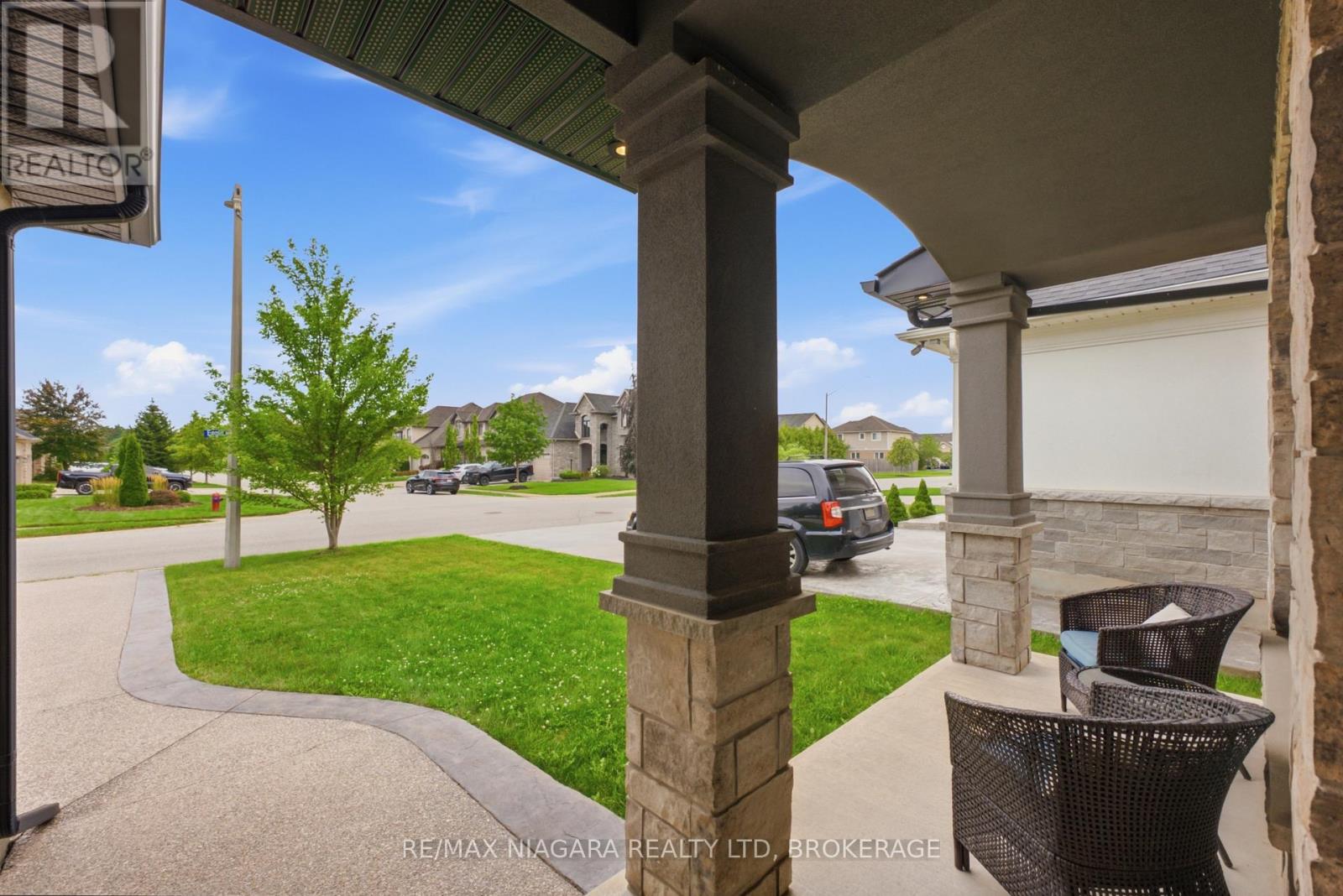9305 Eagle Ridge Drive, Niagara Falls, Ontario  L2H 0G4 - Photo 2 - X13676292