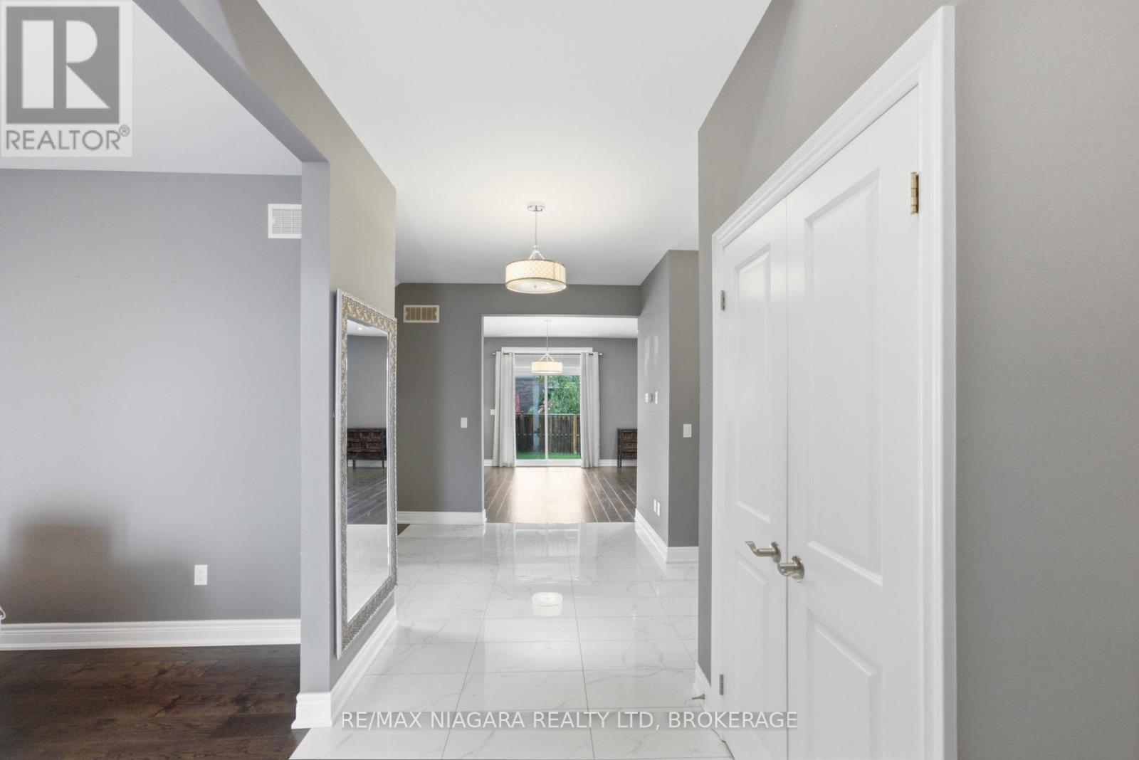 9305 Eagle Ridge Drive, Niagara Falls, Ontario  L2H 0G4 - Photo 3 - X13676292