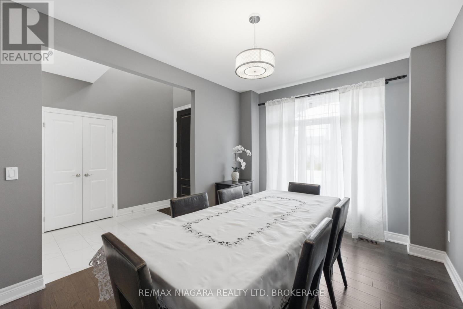 9305 Eagle Ridge Drive, Niagara Falls, Ontario  L2H 0G4 - Photo 4 - X13676292