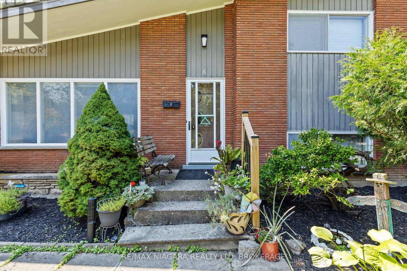 8 Cullen Drive, St. Catharines, Ontario  L2T 3H1 - Photo 4 - X13676938