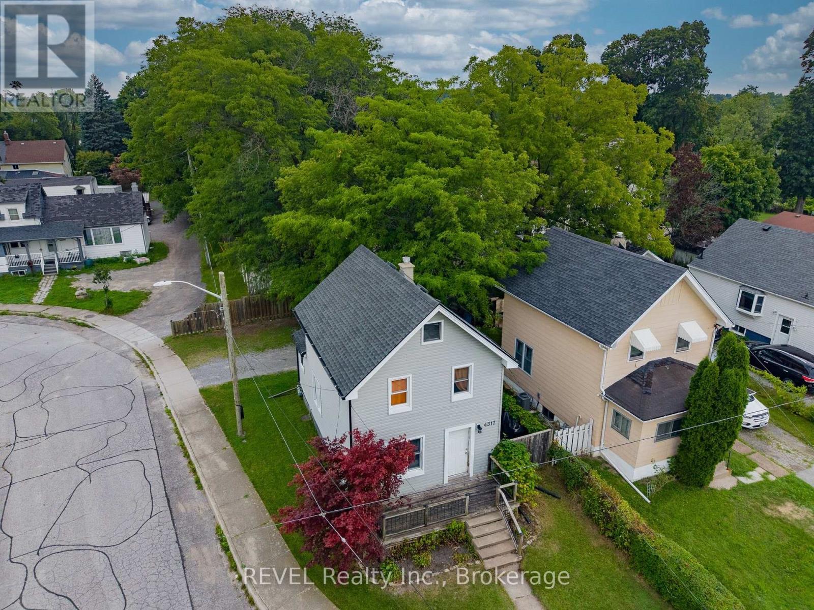 4317 Buttrey Street, Niagara Falls, Ontario  L2E 2X1 - Photo 2 - X13677812