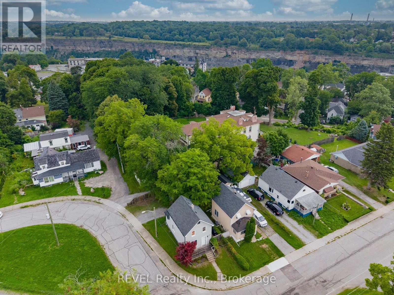 4317 Buttrey Street, Niagara Falls, Ontario  L2E 2X1 - Photo 3 - X13677812