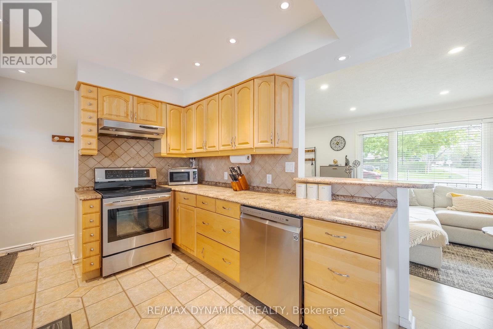 87 Rochelle Drive, St. Catharines, Ontario  L2M 6Y7 - Photo 13 - X13678274