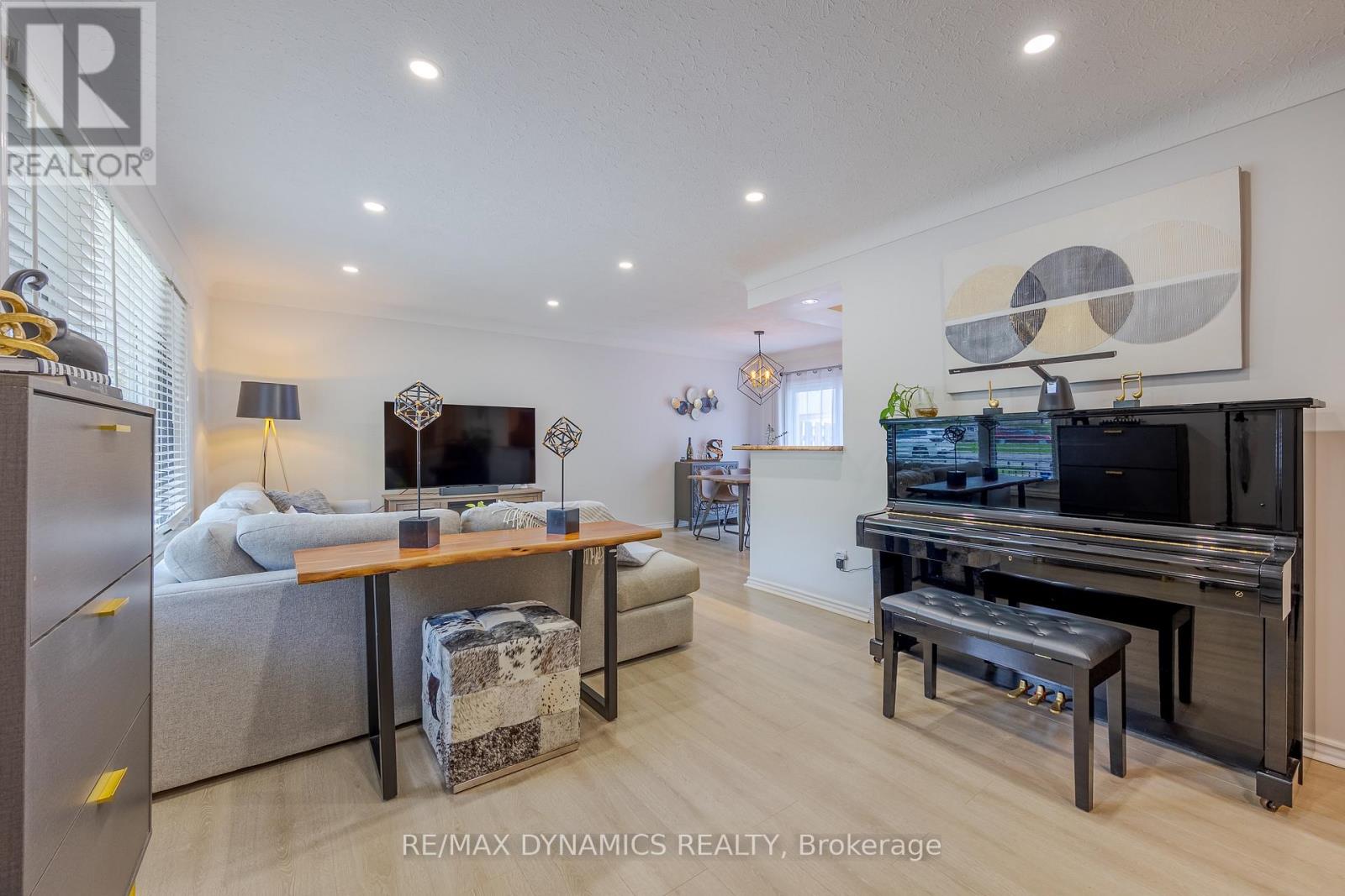 87 Rochelle Drive, St. Catharines, Ontario  L2M 6Y7 - Photo 6 - X13678274