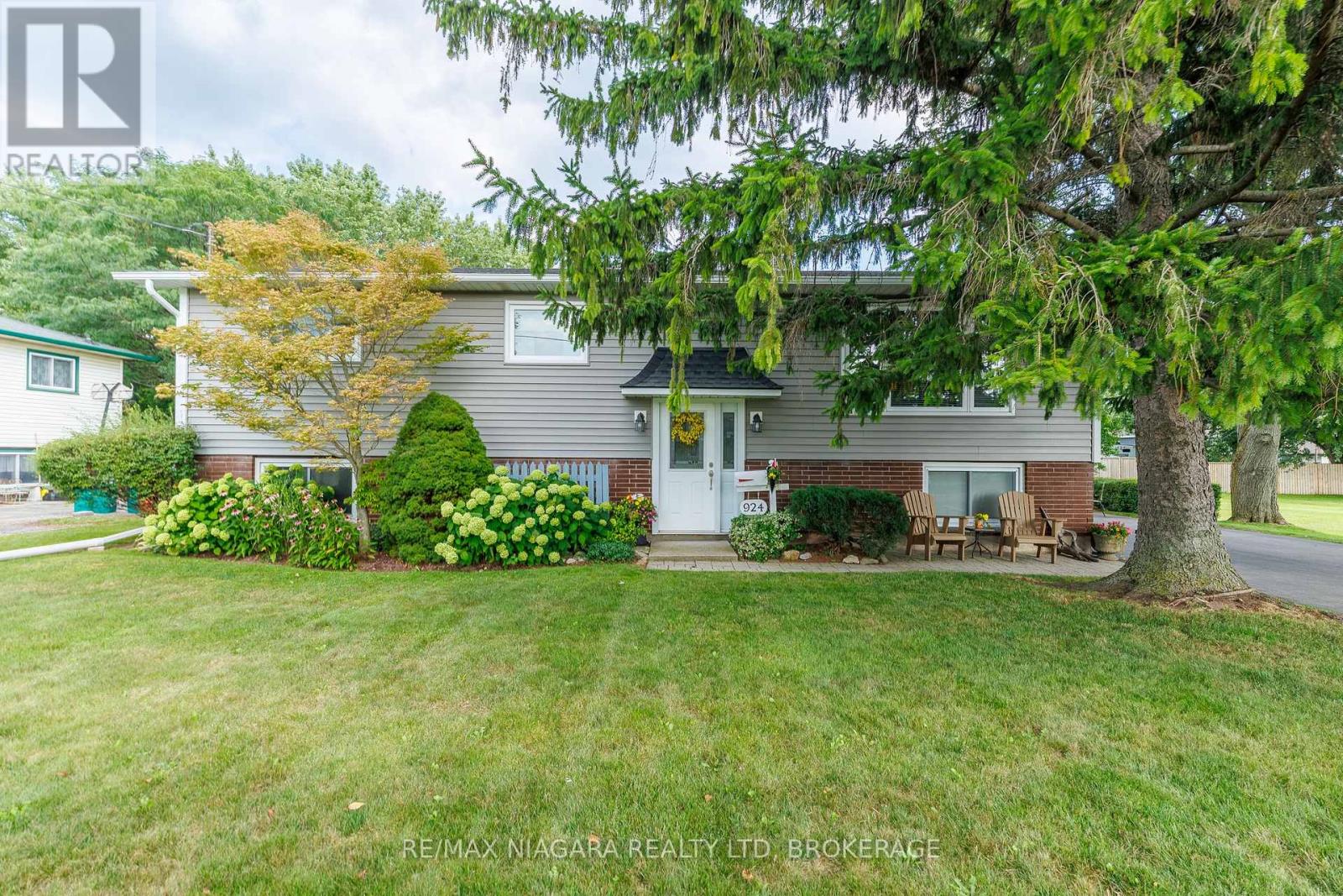 924 Daytona Drive, Fort Erie, Ontario  L2A 4Z8 - Photo 3 - X13678620