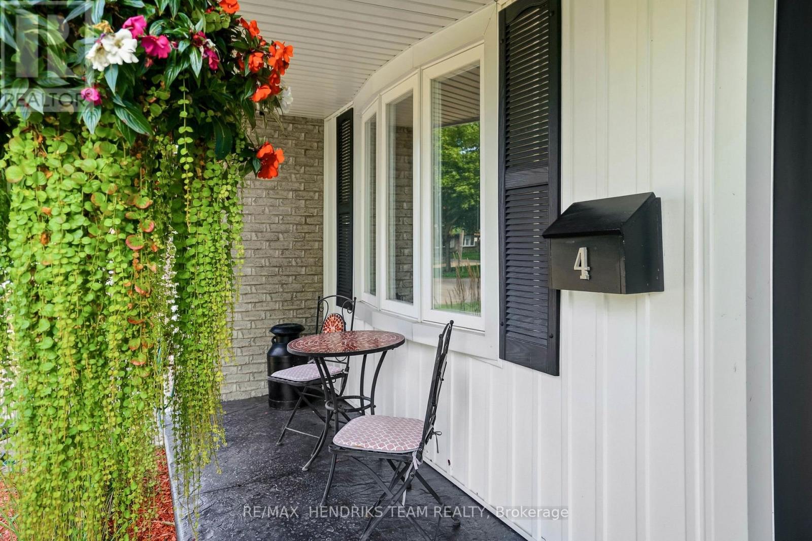 4 Royal Orchard Crescent, St. Catharines, Ontario  L2N 4E9 - Photo 5 - X13678726