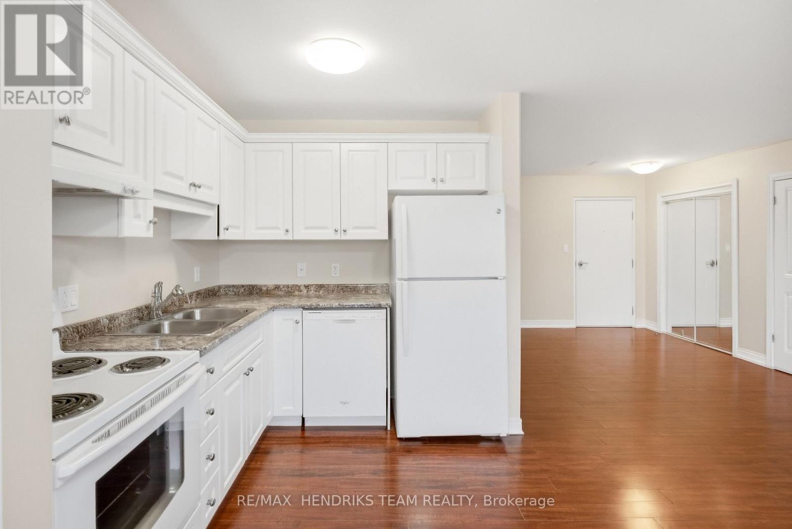 Upper Floor (2b) - 320 Vine Street, St. Catharines, Ontario  L2M 4T3 - Photo 10 - X13678746