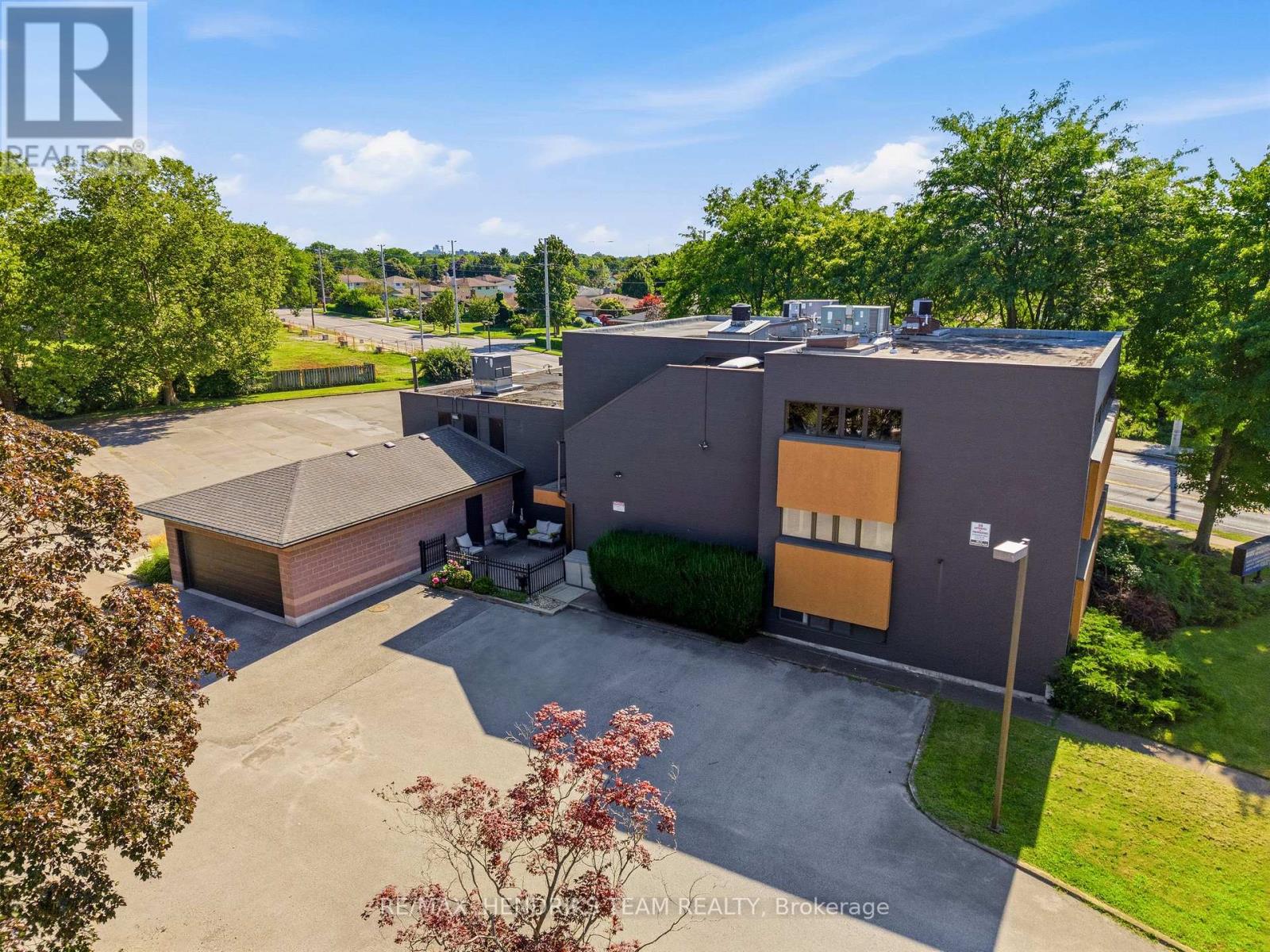 Upper Floor (2b) - 320 Vine Street, St. Catharines, Ontario  L2M 4T3 - Photo 18 - X13678746