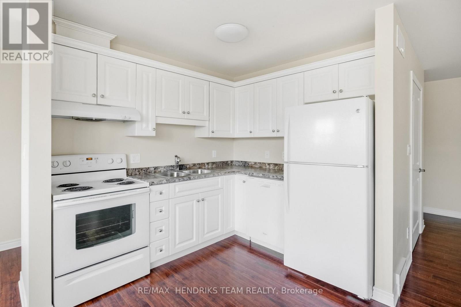 Upper Floor (2b) - 320 Vine Street, St. Catharines, Ontario  L2M 4T3 - Photo 9 - X13678746