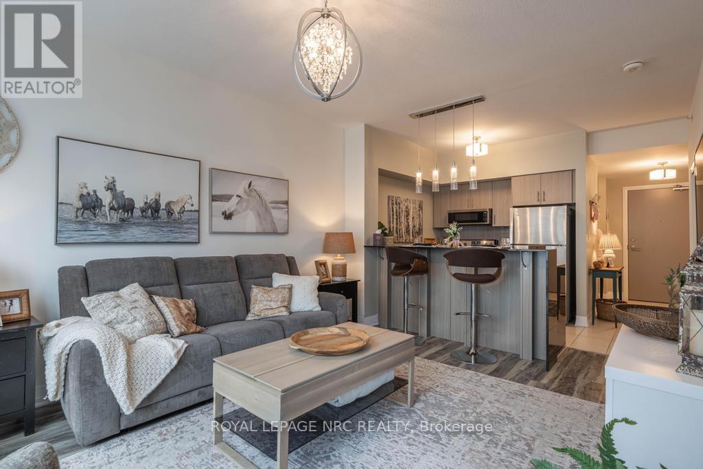 412 - 10 Concord Place, Grimsby, Ontario  L3M 0G6 - Photo 3 - X13679320