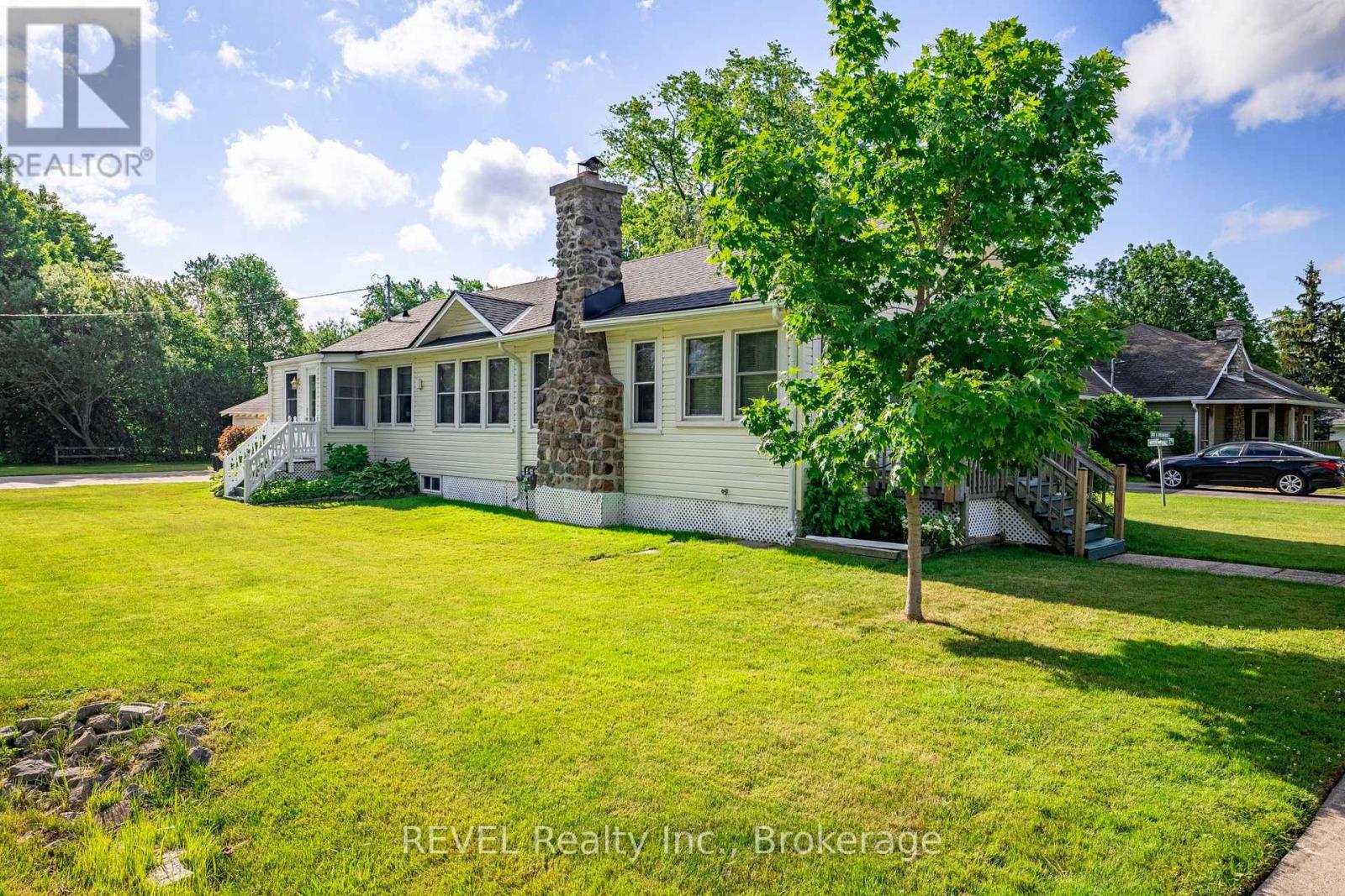 70 Bernard Avenue, Fort Erie, Ontario  L0S 1N0 - Photo 3 - X13679504