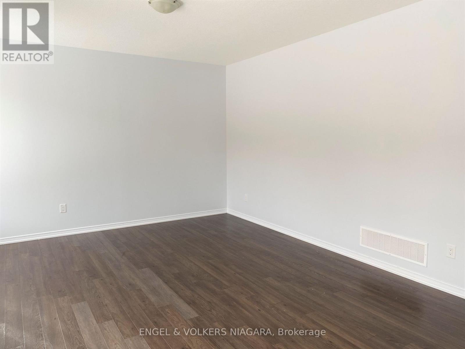 8576 Sweet Chestnut Drive, Niagara Falls, Ontario  L2H 0N1 - Photo 12 - X13679800