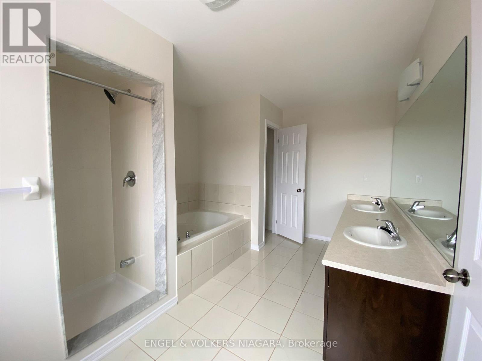 8576 Sweet Chestnut Drive, Niagara Falls, Ontario  L2H 0N1 - Photo 18 - X13679800