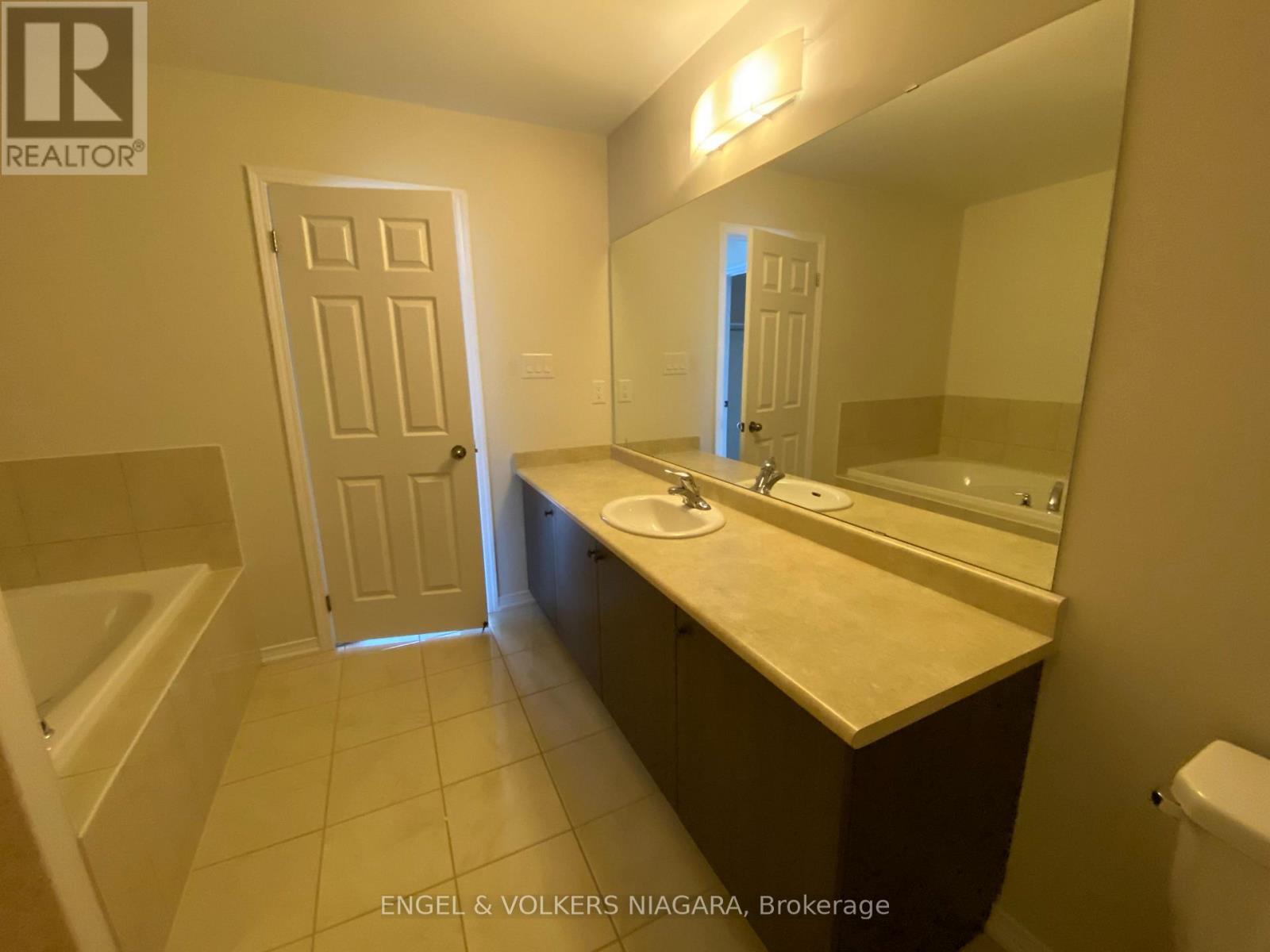 8576 Sweet Chestnut Drive, Niagara Falls, Ontario  L2H 0N1 - Photo 24 - X13679800