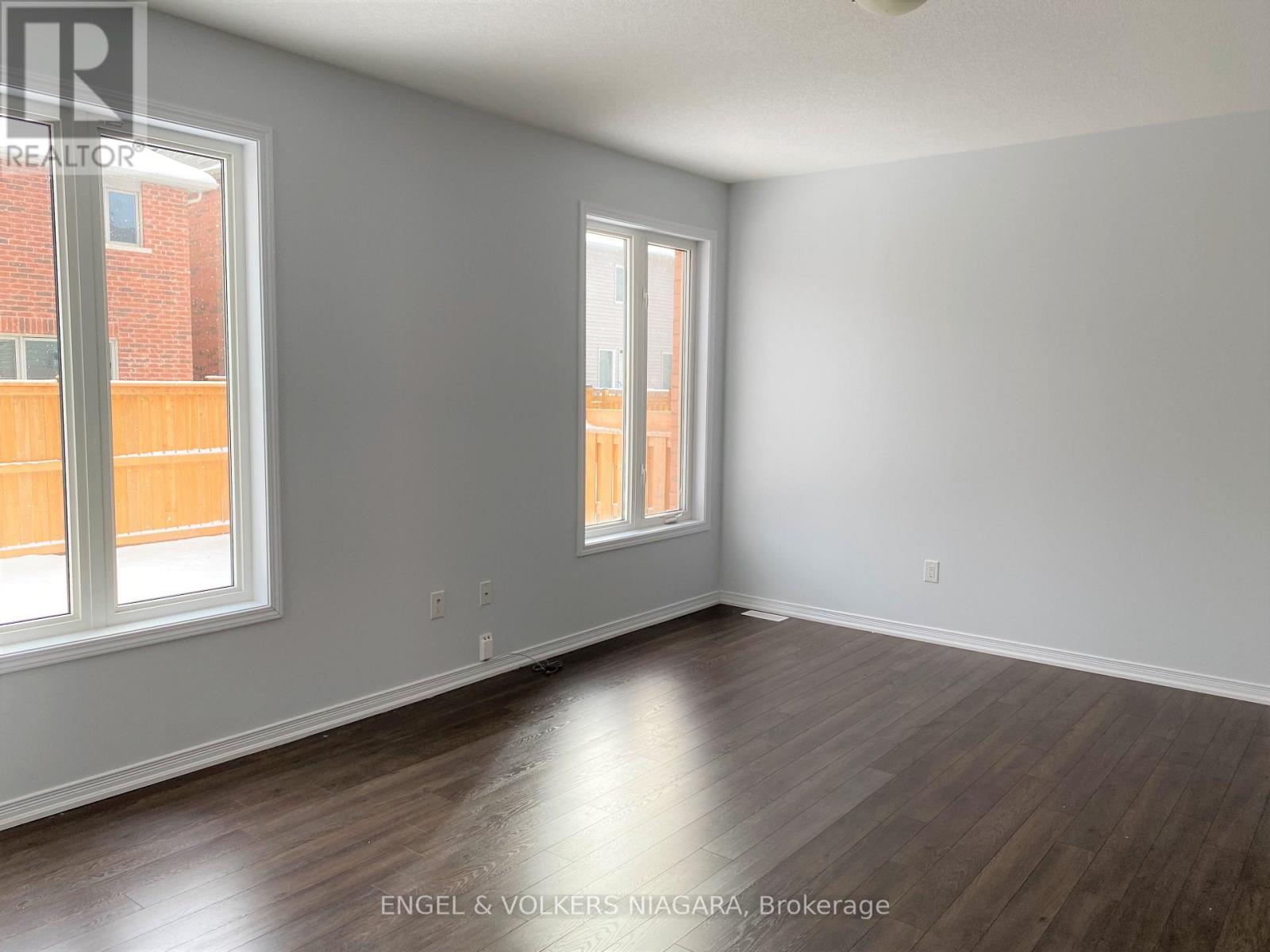8576 Sweet Chestnut Drive, Niagara Falls, Ontario  L2H 0N1 - Photo 7 - X13679800