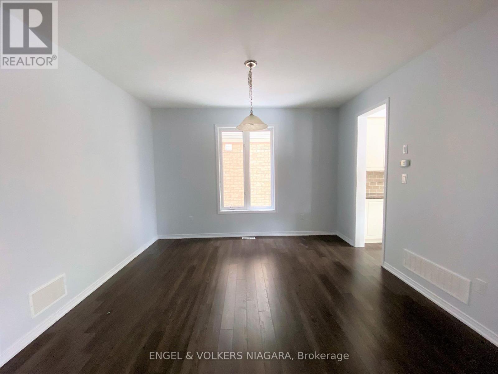 8576 Sweet Chestnut Drive, Niagara Falls, Ontario  L2H 0N1 - Photo 8 - X13679800