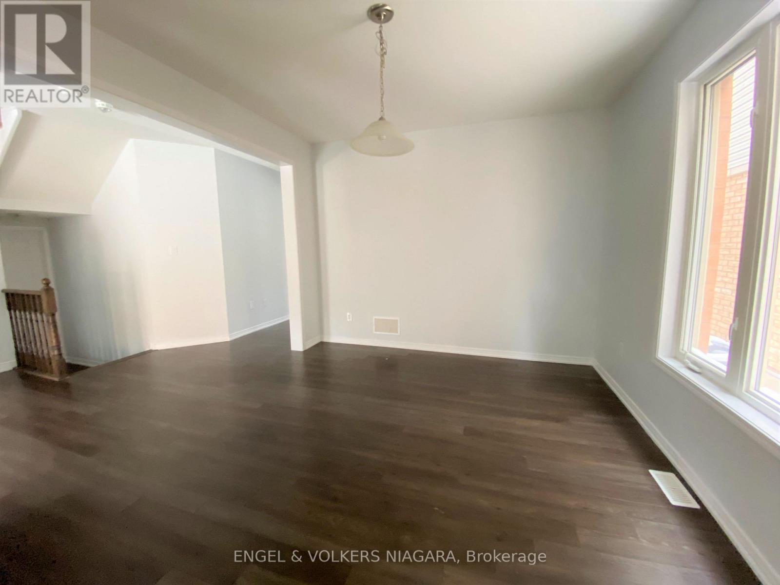 8576 Sweet Chestnut Drive, Niagara Falls, Ontario  L2H 0N1 - Photo 9 - X13679800