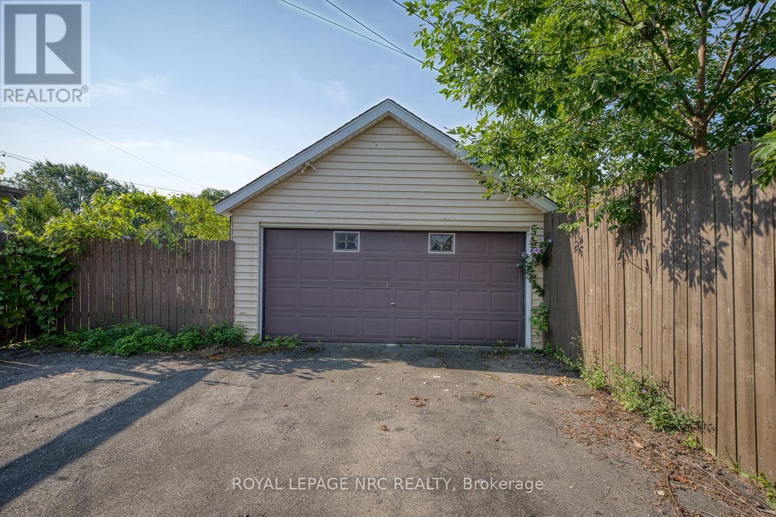 242 Henrietta Street, Fort Erie, Ontario  L2A 2K7 - Photo 9 - X13679970