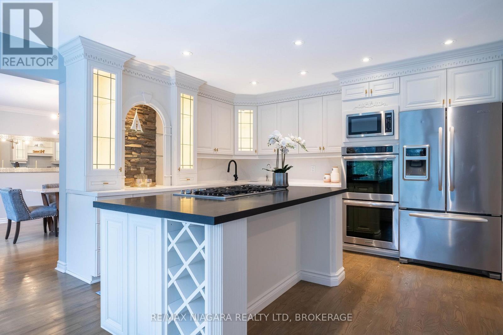 2 Aitken Circle, Markham, Ontario  L3R 7K6 - Photo 15 - N13680650